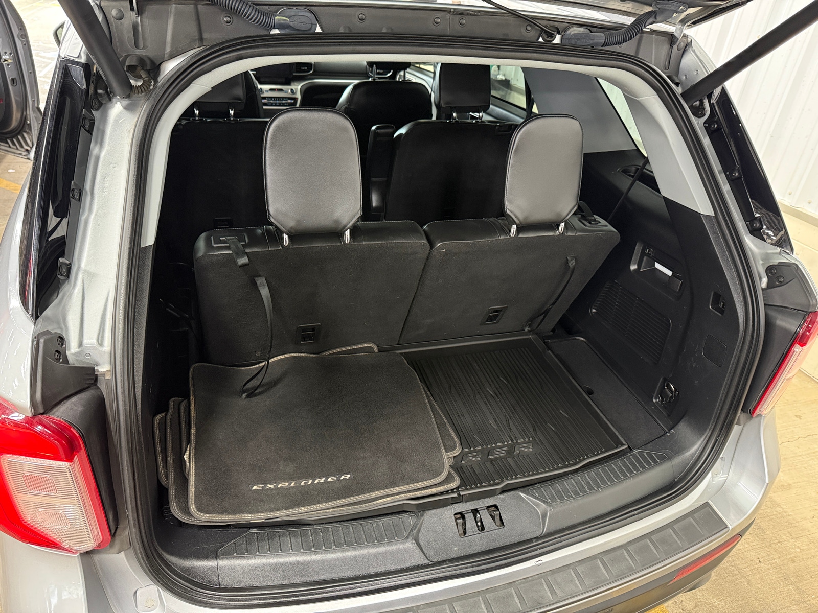 Thumbnail: 2022 Ford Explorer - 7