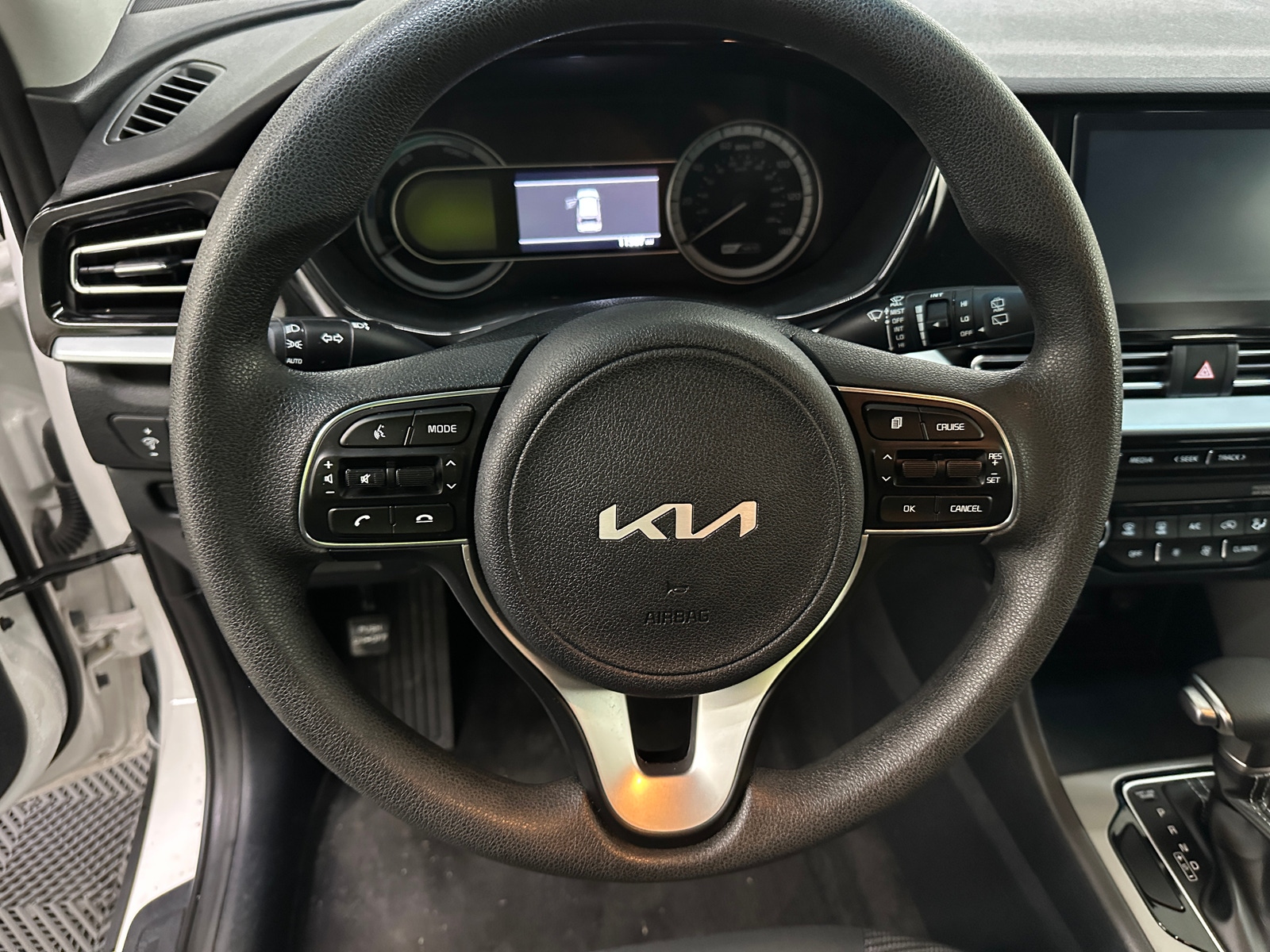 Thumbnail: 2022 Kia Niro - 5