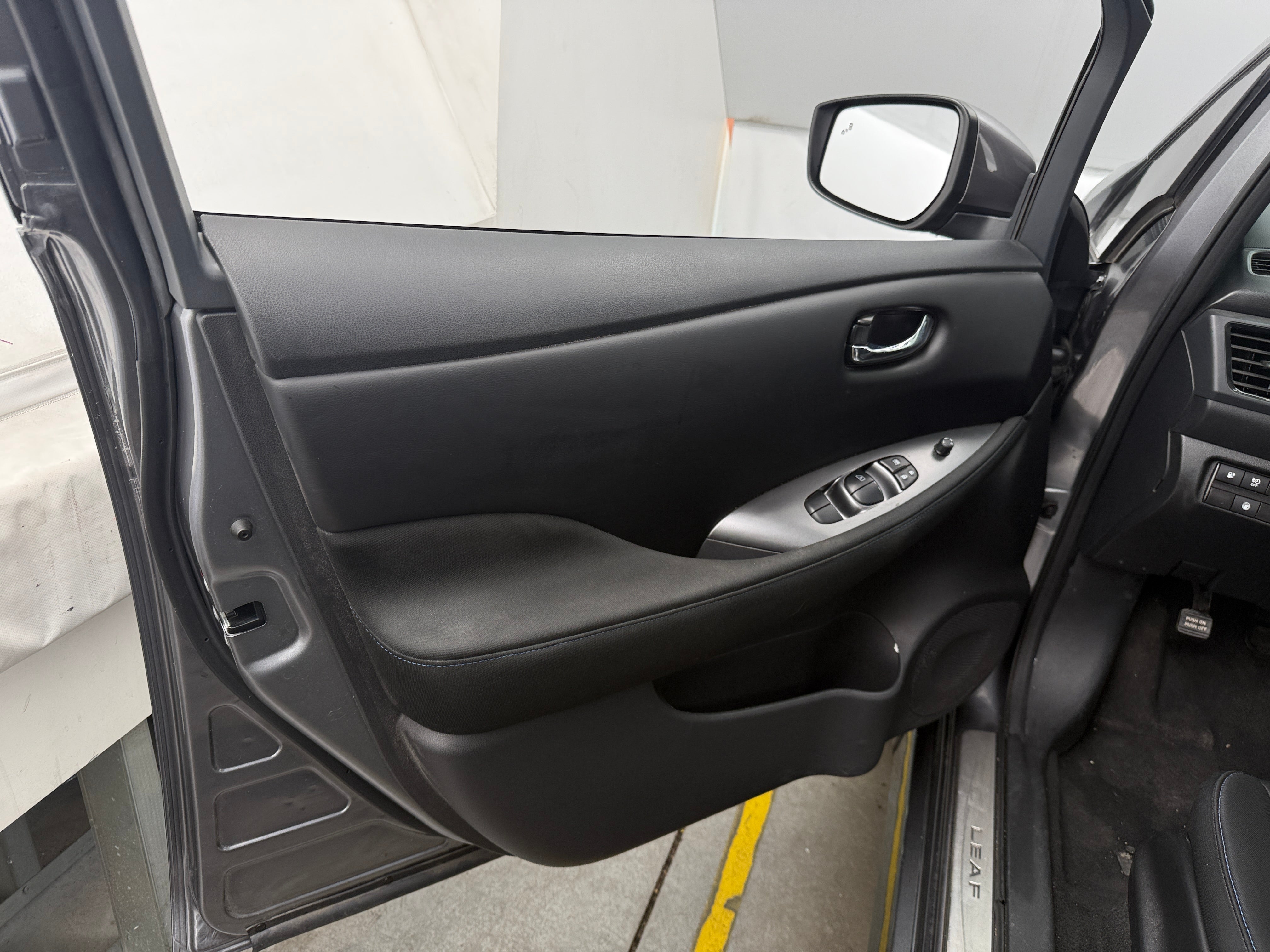 Used 2022 Nissan LEAF S Plus with VIN 1N4BZ1BV5NC559634 for sale in Auburn, WA