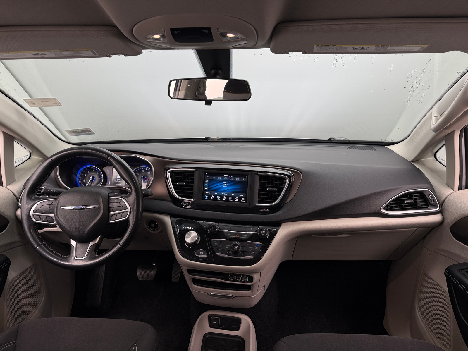 Thumbnail: 2021 Chrysler Voyager - 3