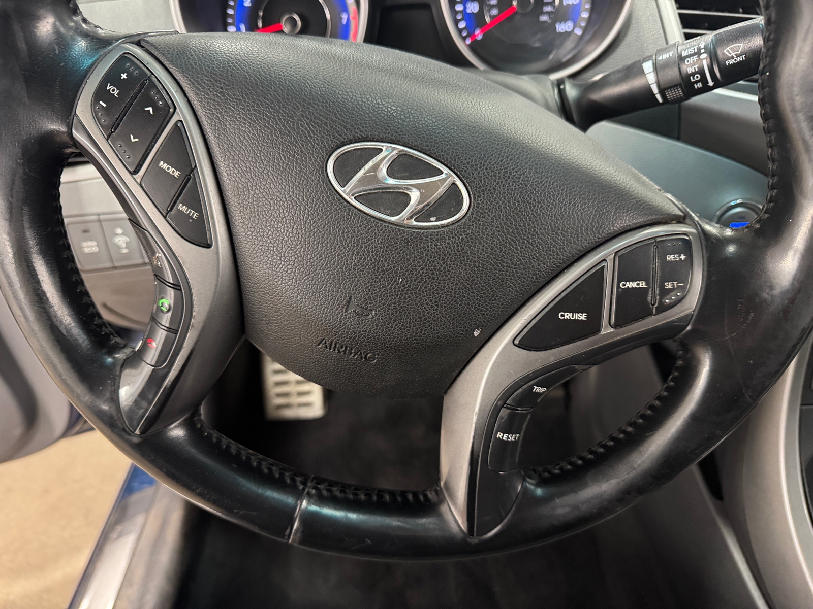 Thumbnail: 2014 Hyundai Elantra - 4