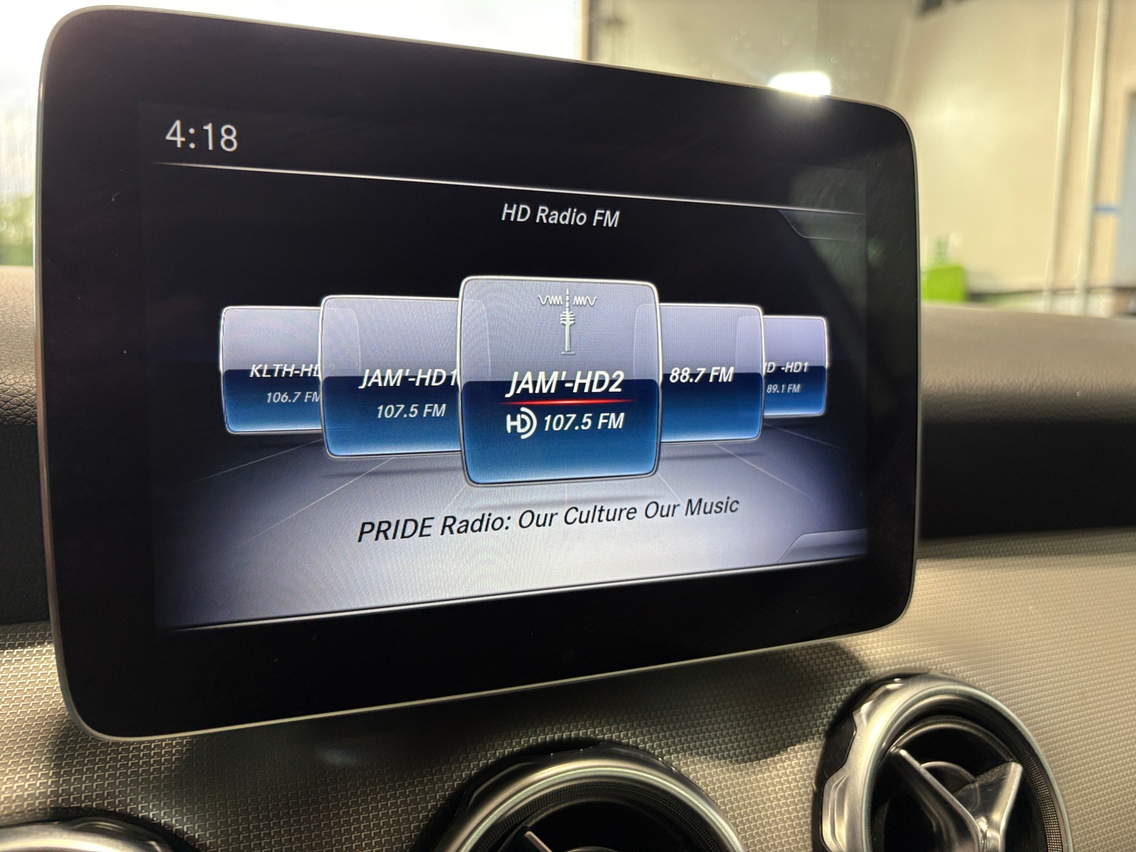 Thumbnail: 2018 Mercedes-Benz GLA - 3