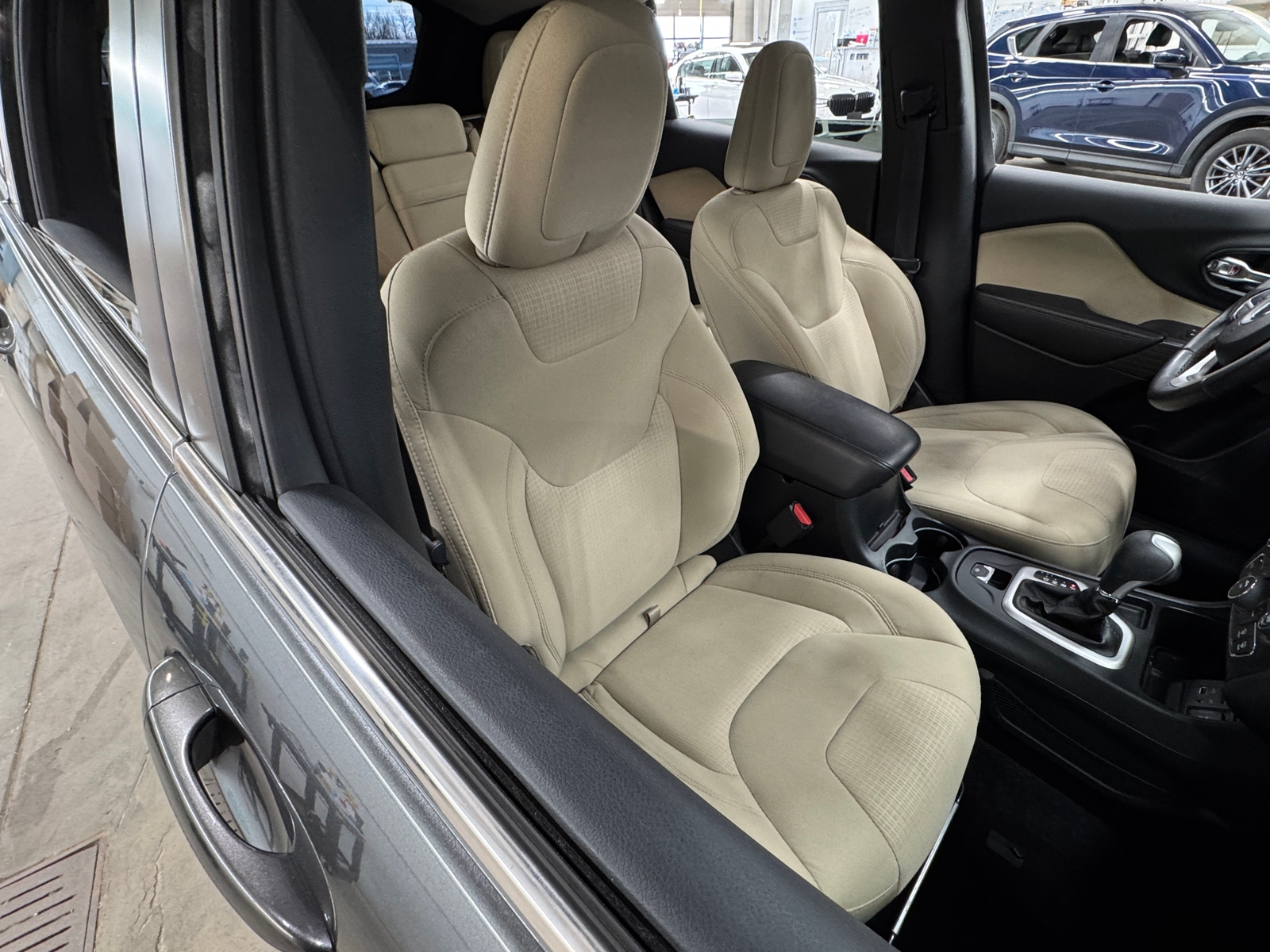 Thumbnail: 2016 Jeep Cherokee - 2