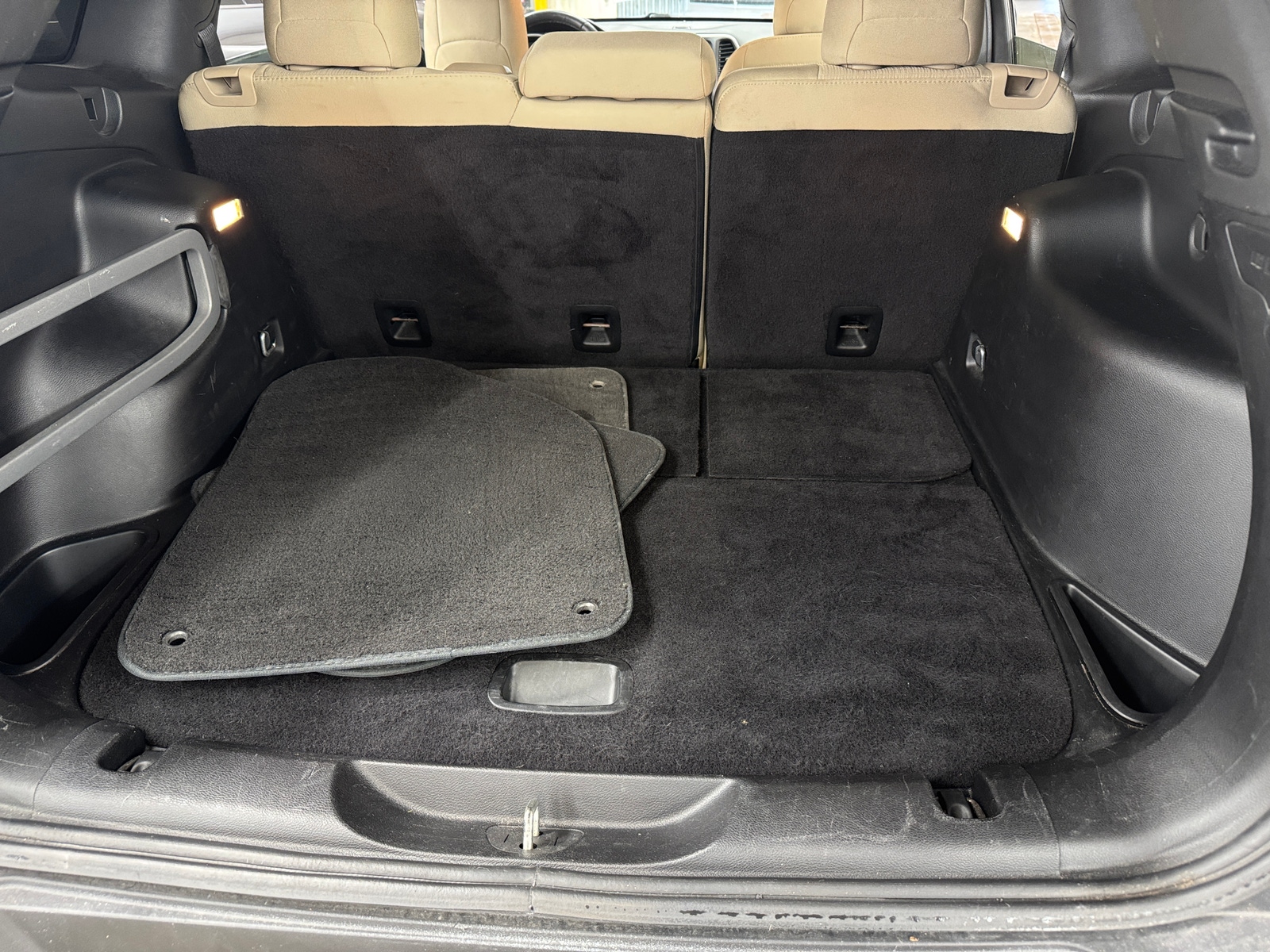 Thumbnail: 2016 Jeep Cherokee - 7