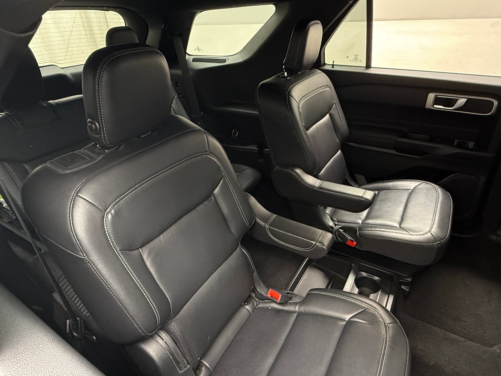 Thumbnail: 2020 Ford Explorer - 5