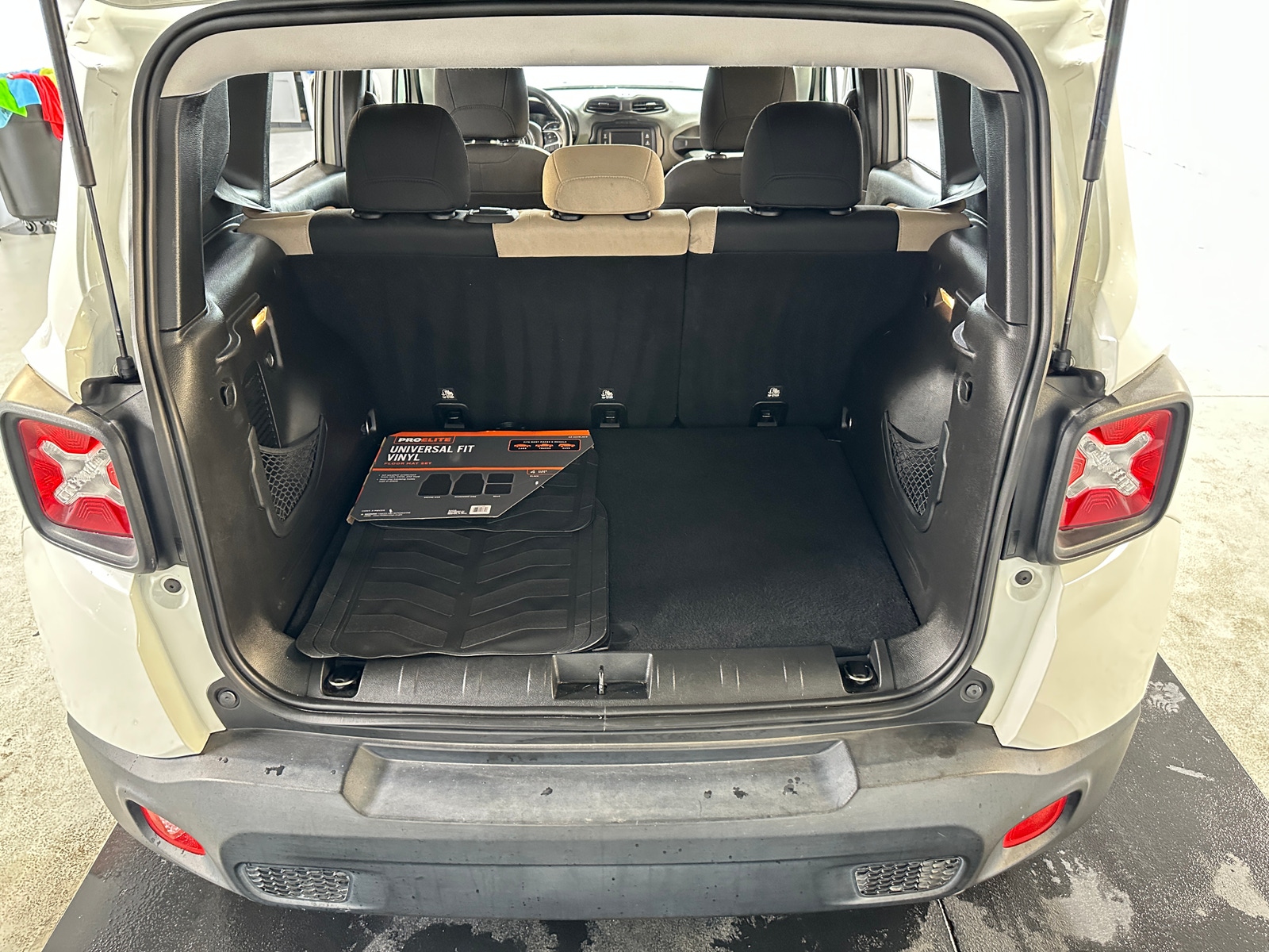 Thumbnail: 2016 Jeep Renegade - 7