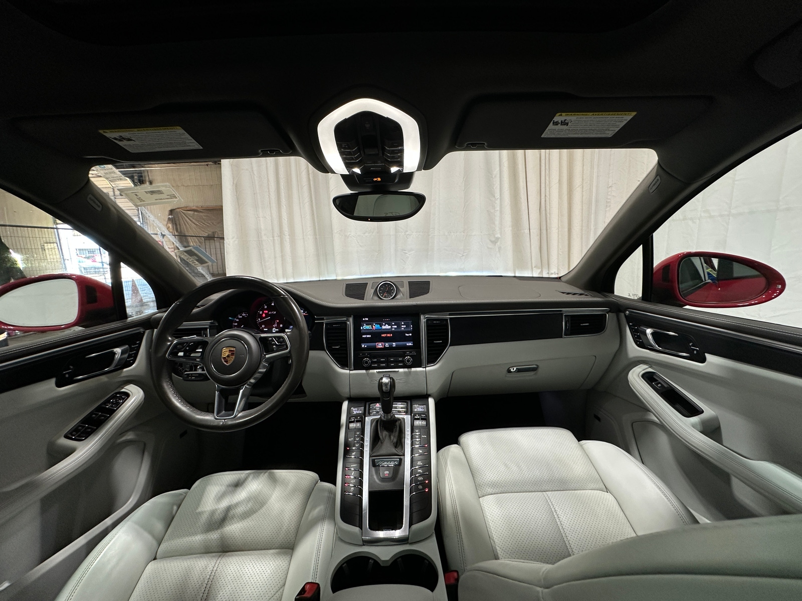 Thumbnail: 2018 Porsche Macan - 2