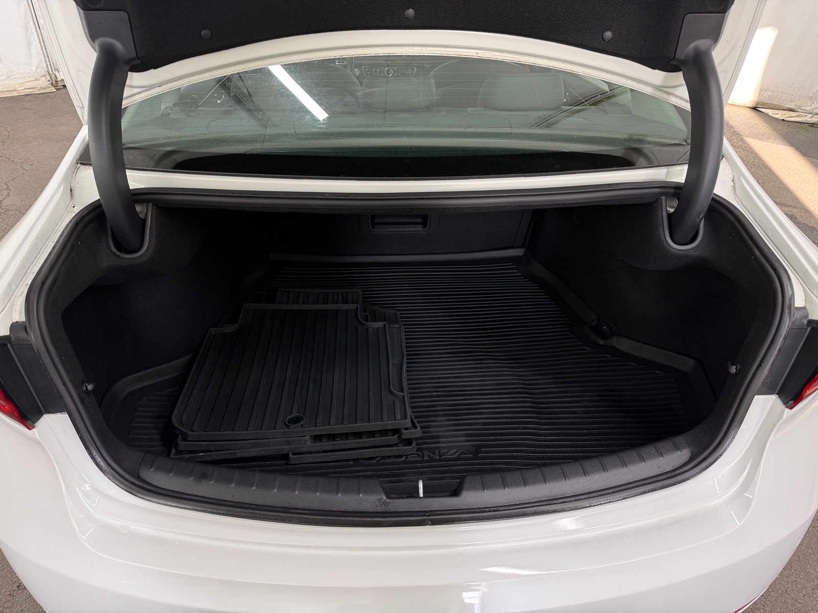 Thumbnail: 2019 Kia Cadenza - 6