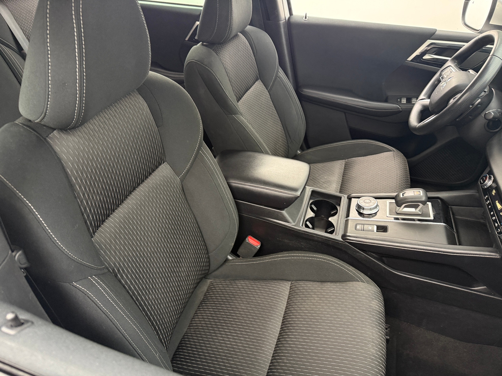 Thumbnail: 2022 Mitsubishi Outlander - 2