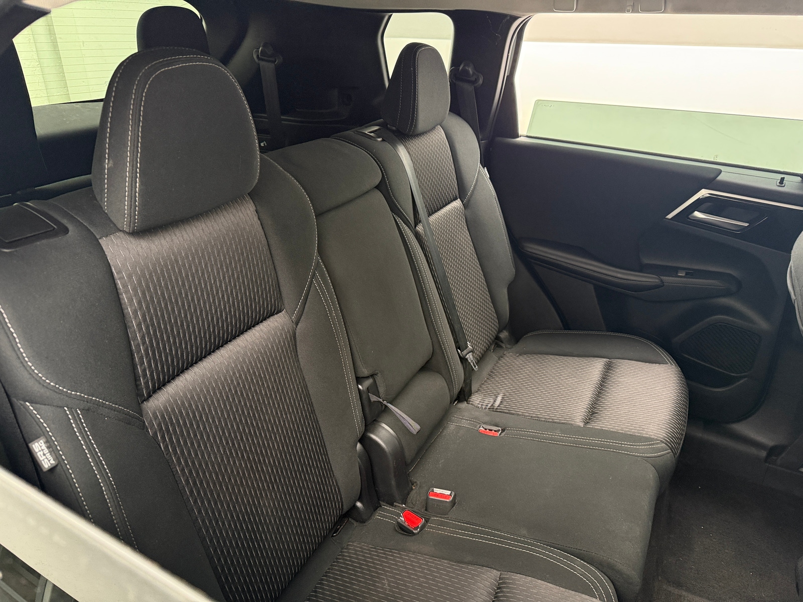 Thumbnail: 2022 Mitsubishi Outlander - 6