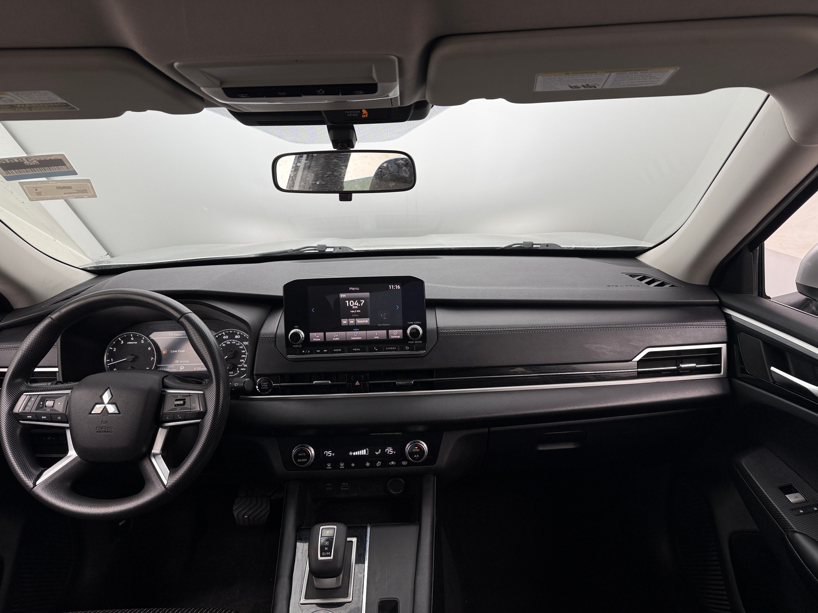 Thumbnail: 2022 Mitsubishi Outlander - 3