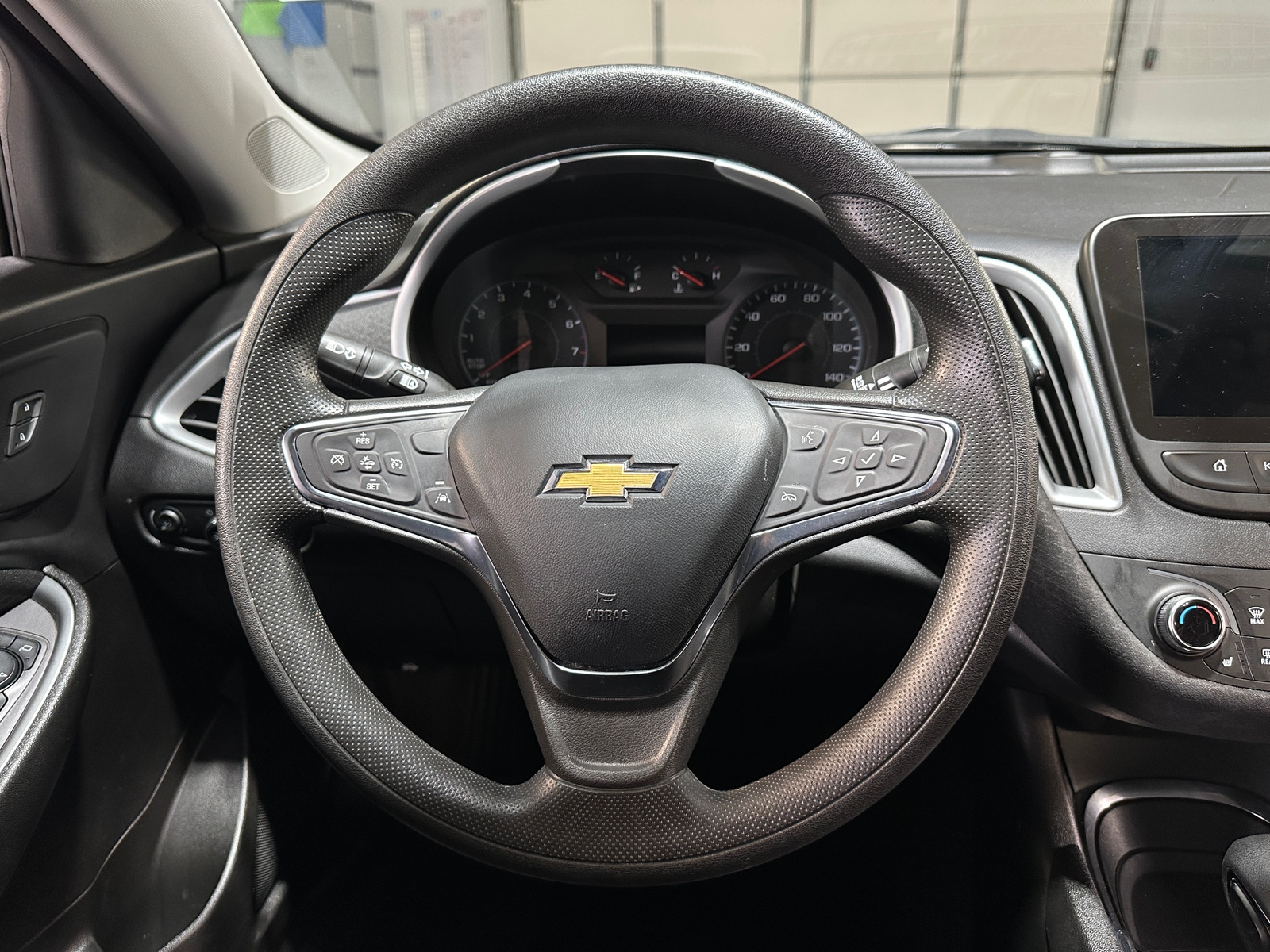 Thumbnail: 2023 Chevrolet Malibu - 5