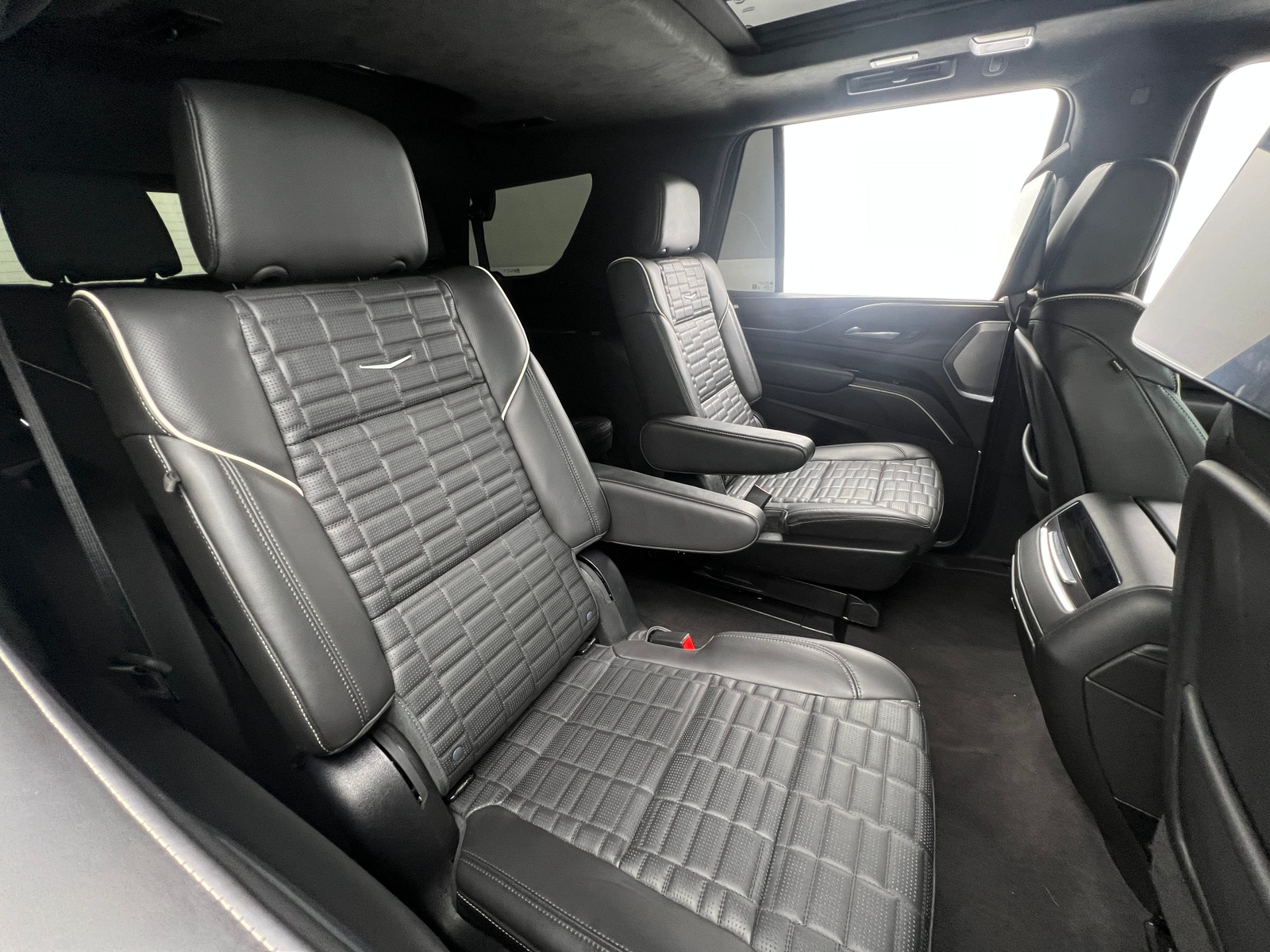 Thumbnail: 2023 Cadillac Escalade - 6