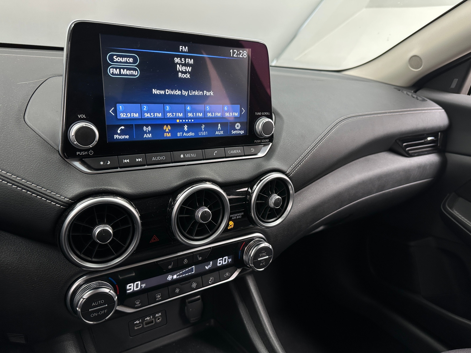 Thumbnail: 2022 Nissan Sentra - 4