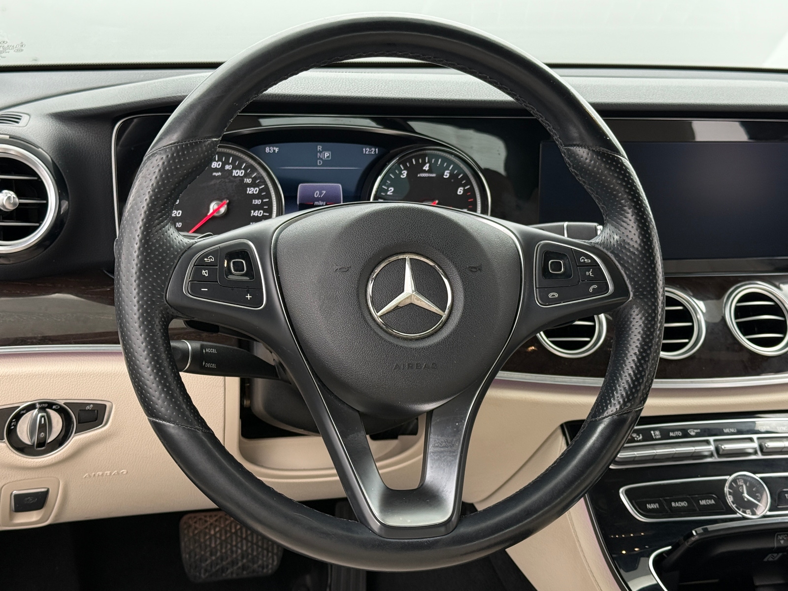 Thumbnail: 2017 Mercedes-Benz E-Class - 4