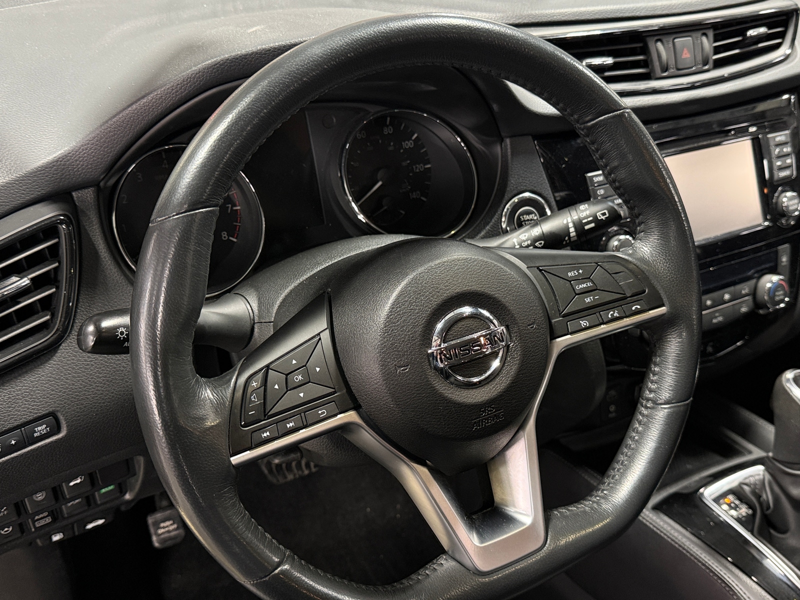 Thumbnail: 2017 Nissan Rogue - 4