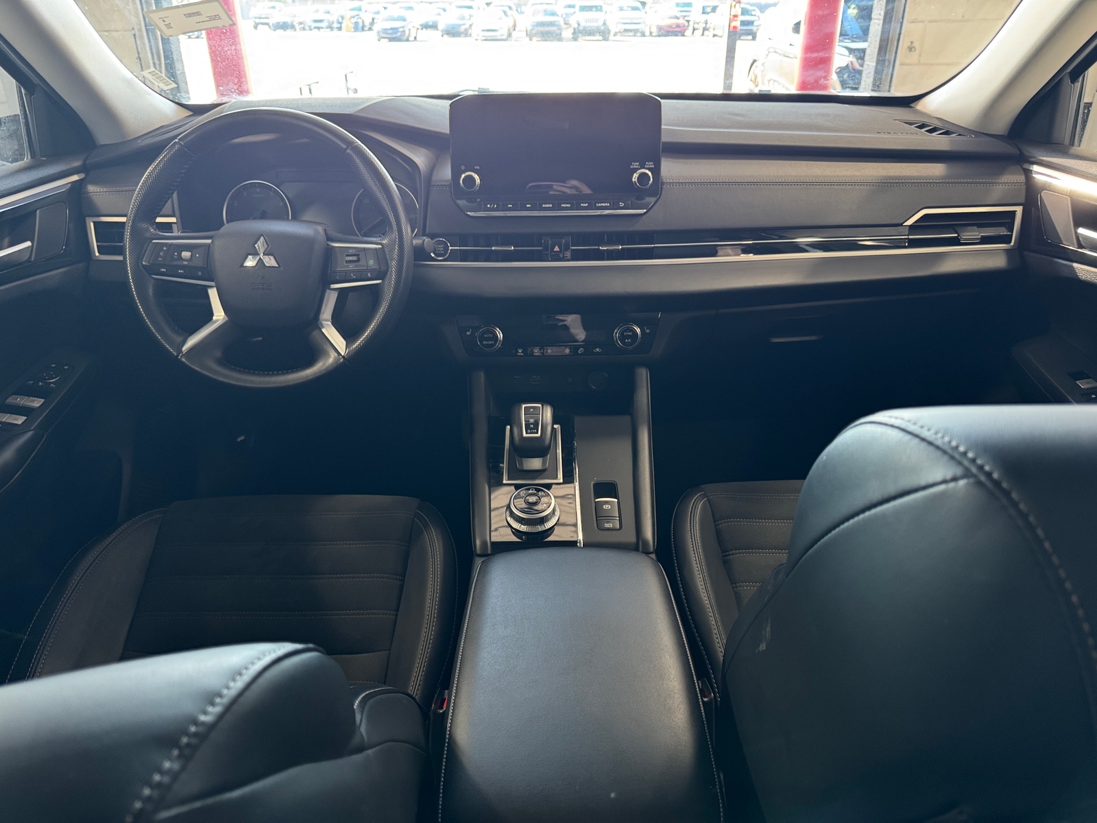 Thumbnail: 2024 Mitsubishi Outlander - 2