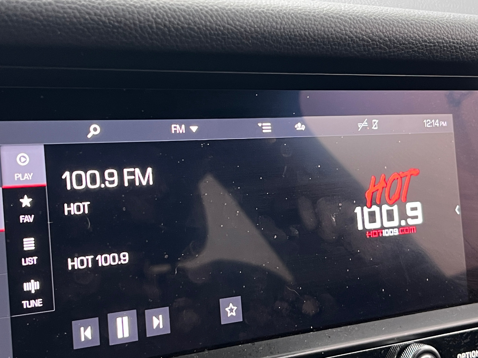 Thumbnail: 2023 Porsche Macan - 3