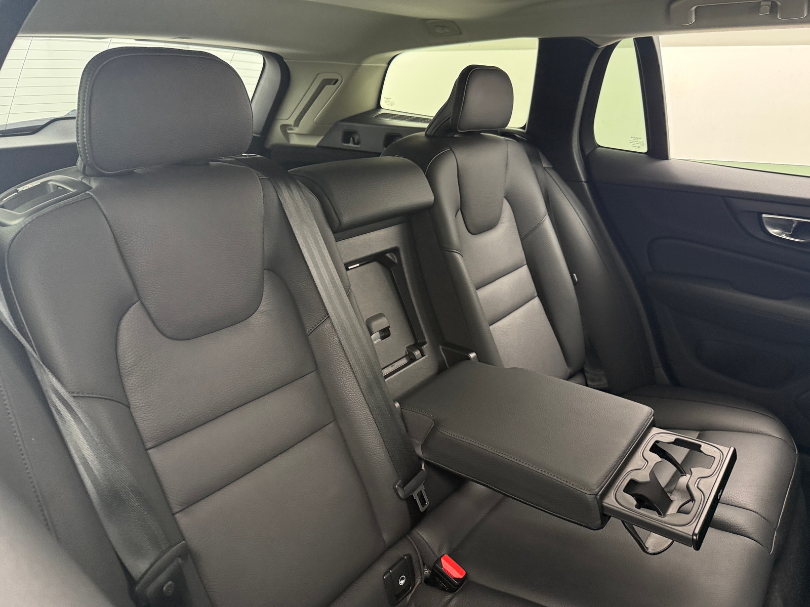 Thumbnail: 2025 Volvo V60 - 5