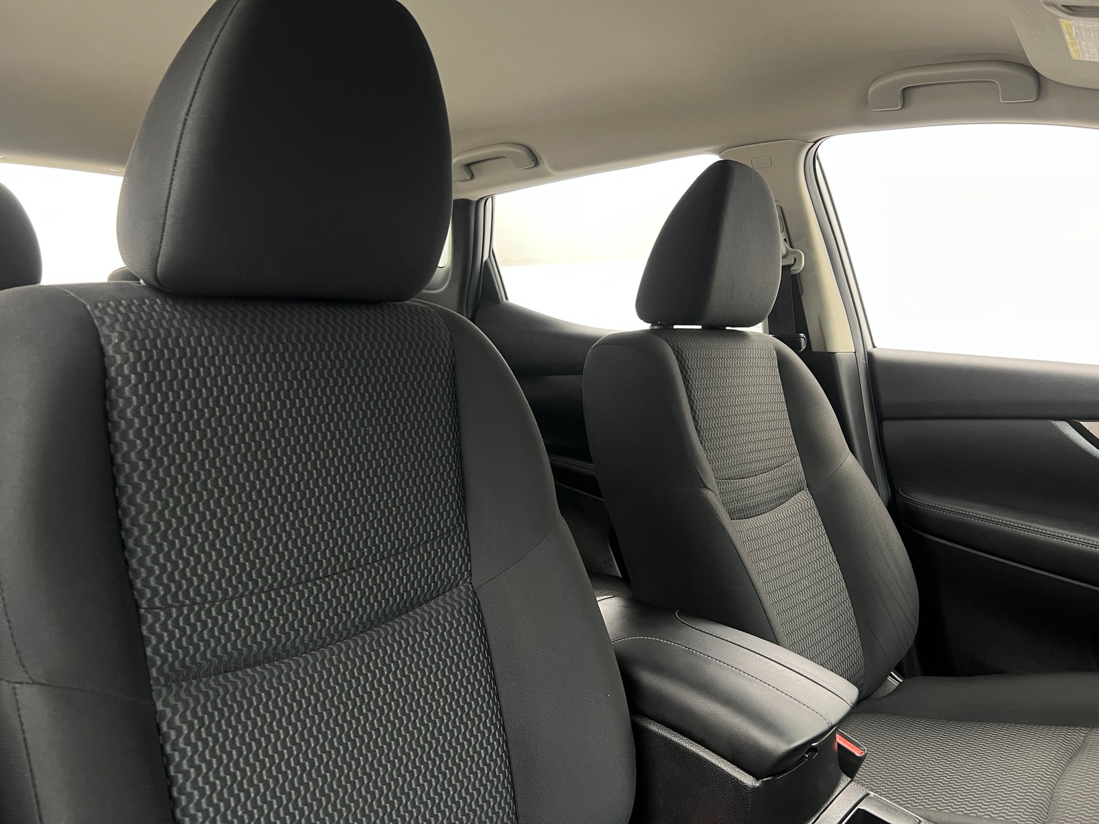 Thumbnail: 2021 Nissan Rogue Sport - 2