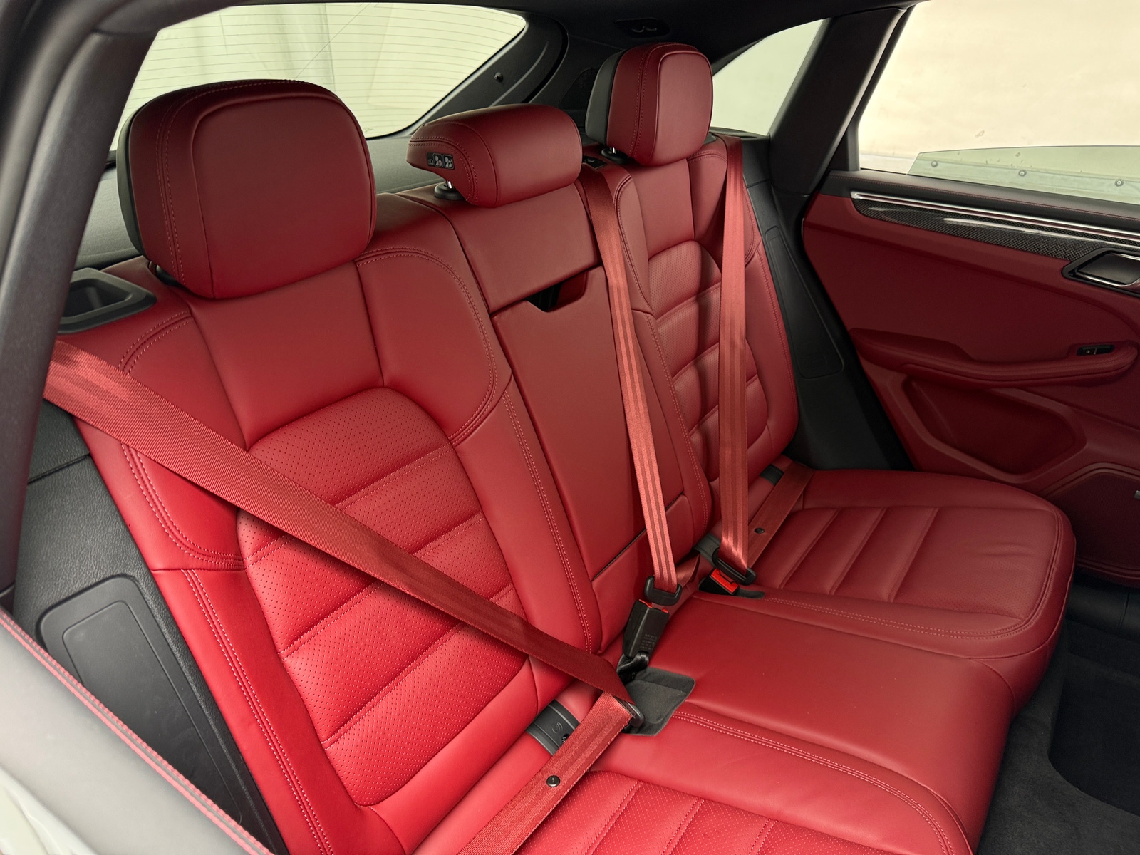 Thumbnail: 2022 Porsche Macan - 5