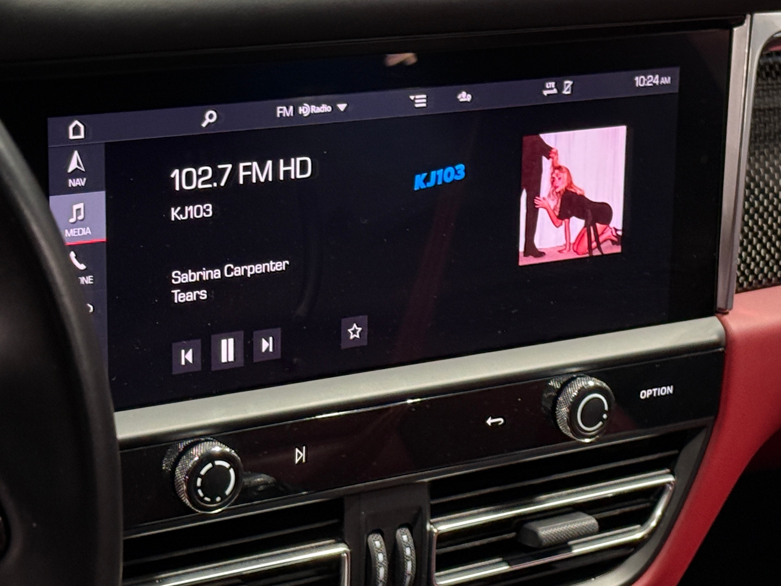 Thumbnail: 2022 Porsche Macan - 3