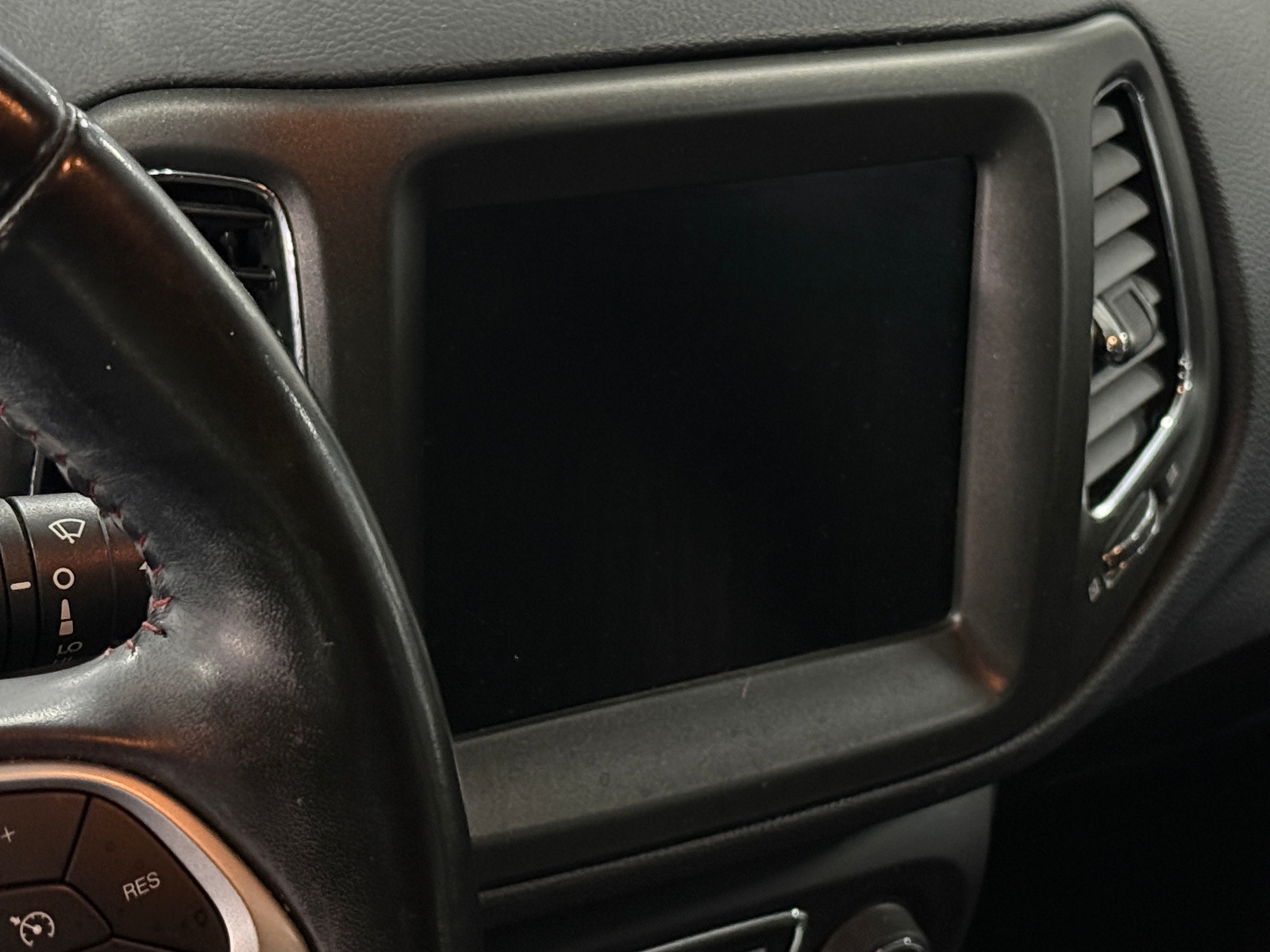 Thumbnail: 2020 Jeep Compass - 3