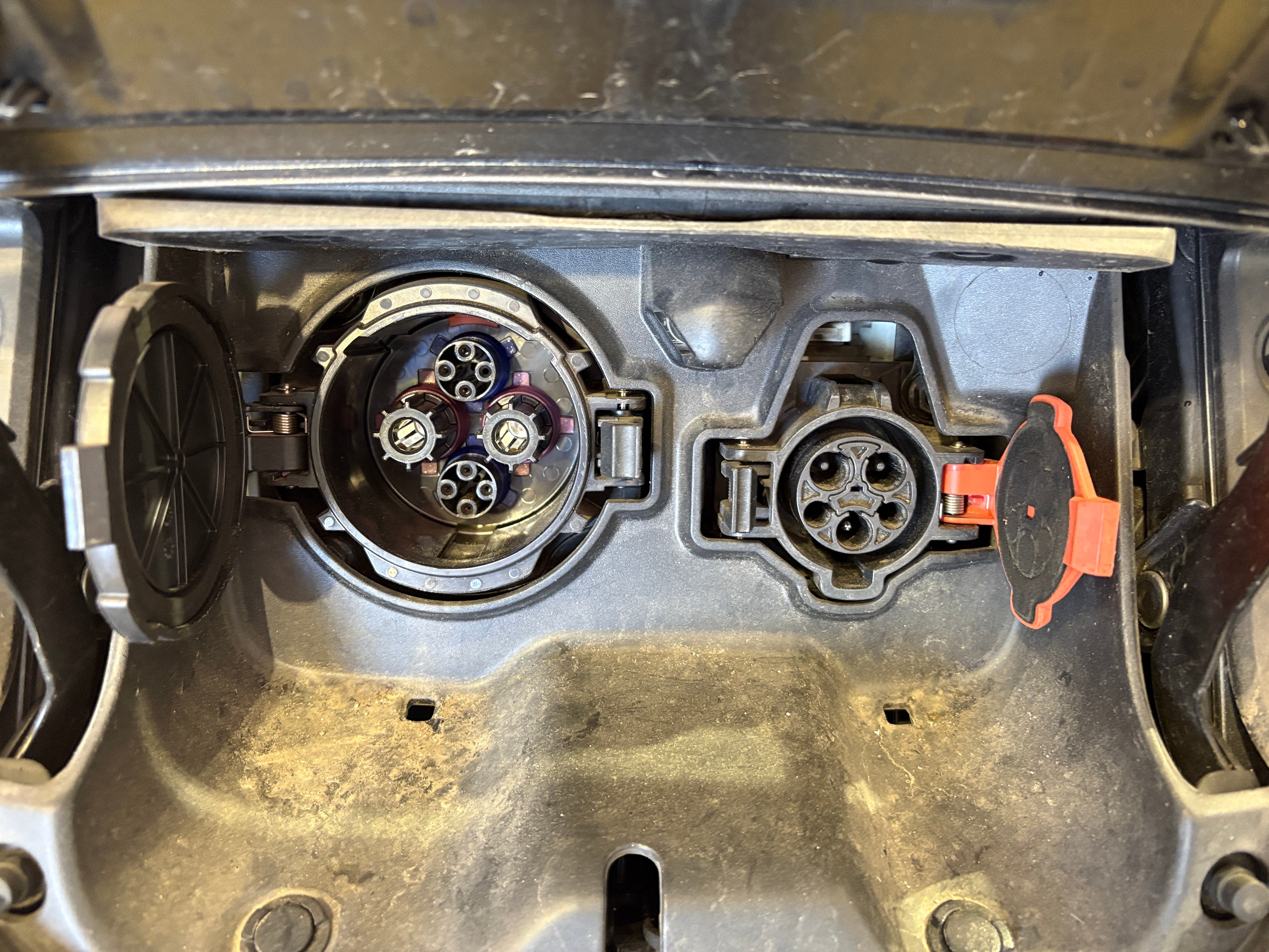 Used 2017 Nissan LEAF S with VIN 1N4BZ0CP2HC305278 for sale in Oak Creek, WI