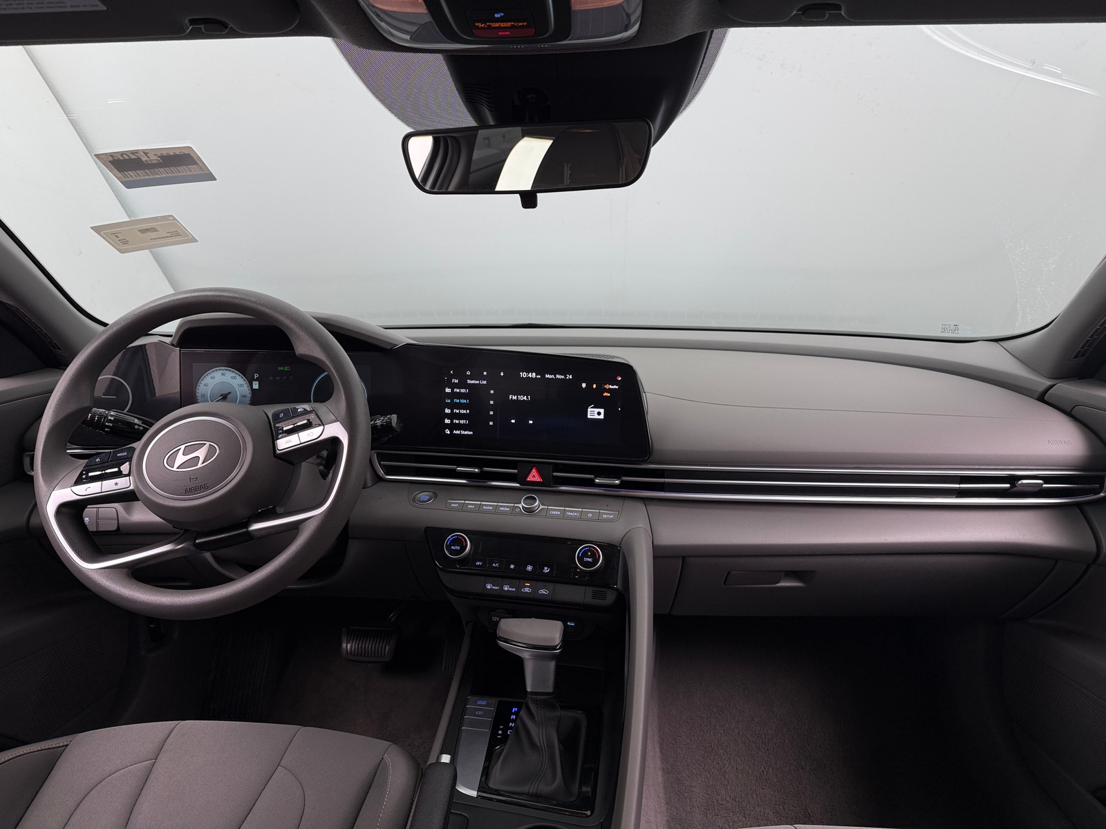 Thumbnail: 2024 Hyundai Elantra - 3