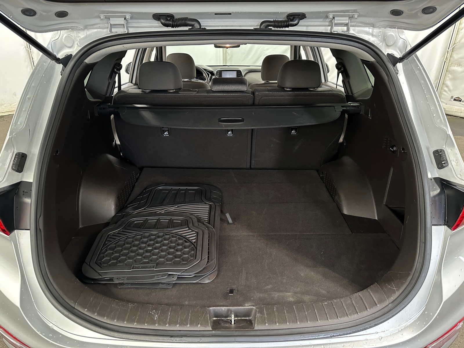 Thumbnail: 2019 Hyundai Santa Fe - 7