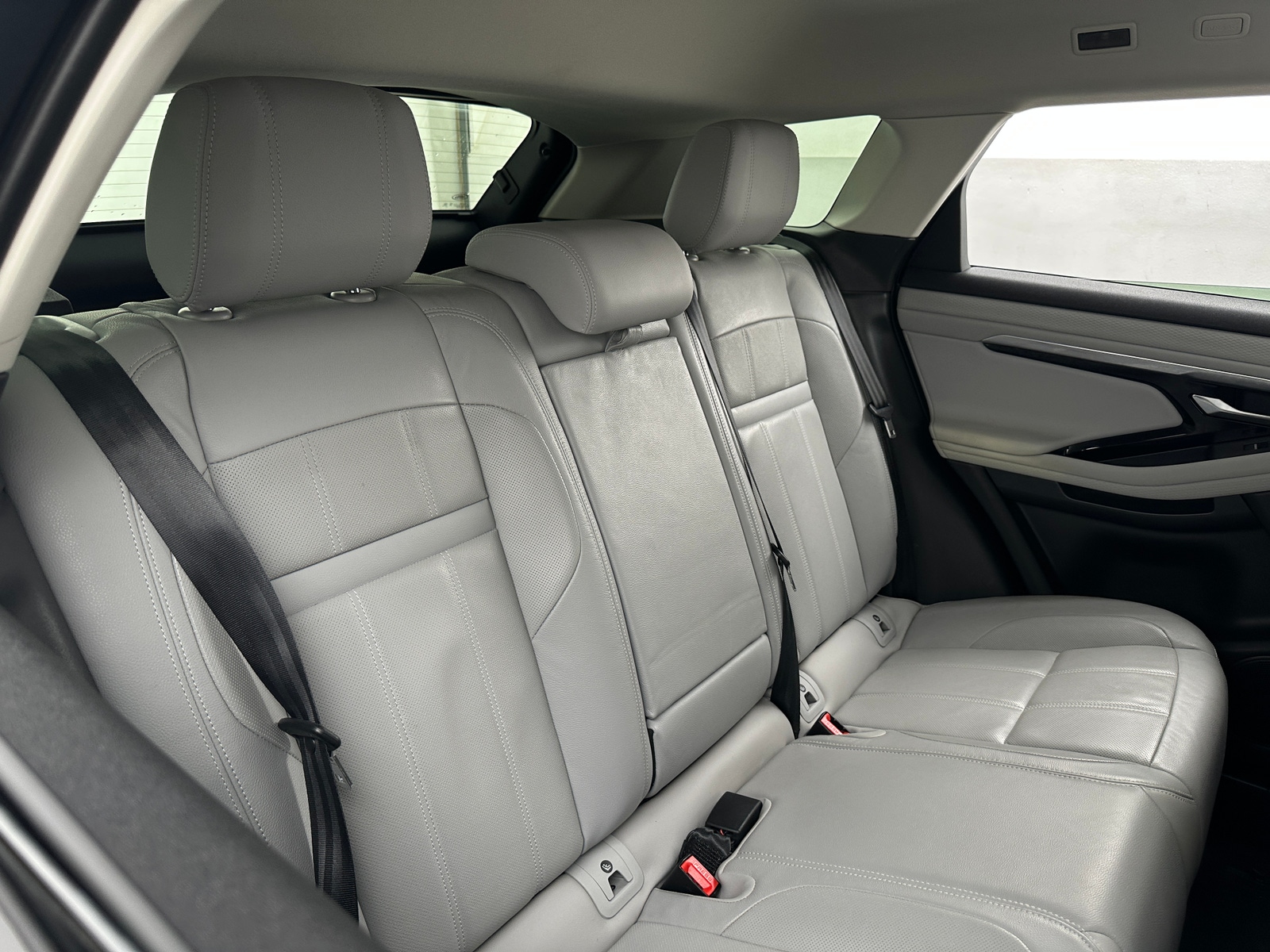 Thumbnail: 2020 Land Rover Range Rover Evoque - 5