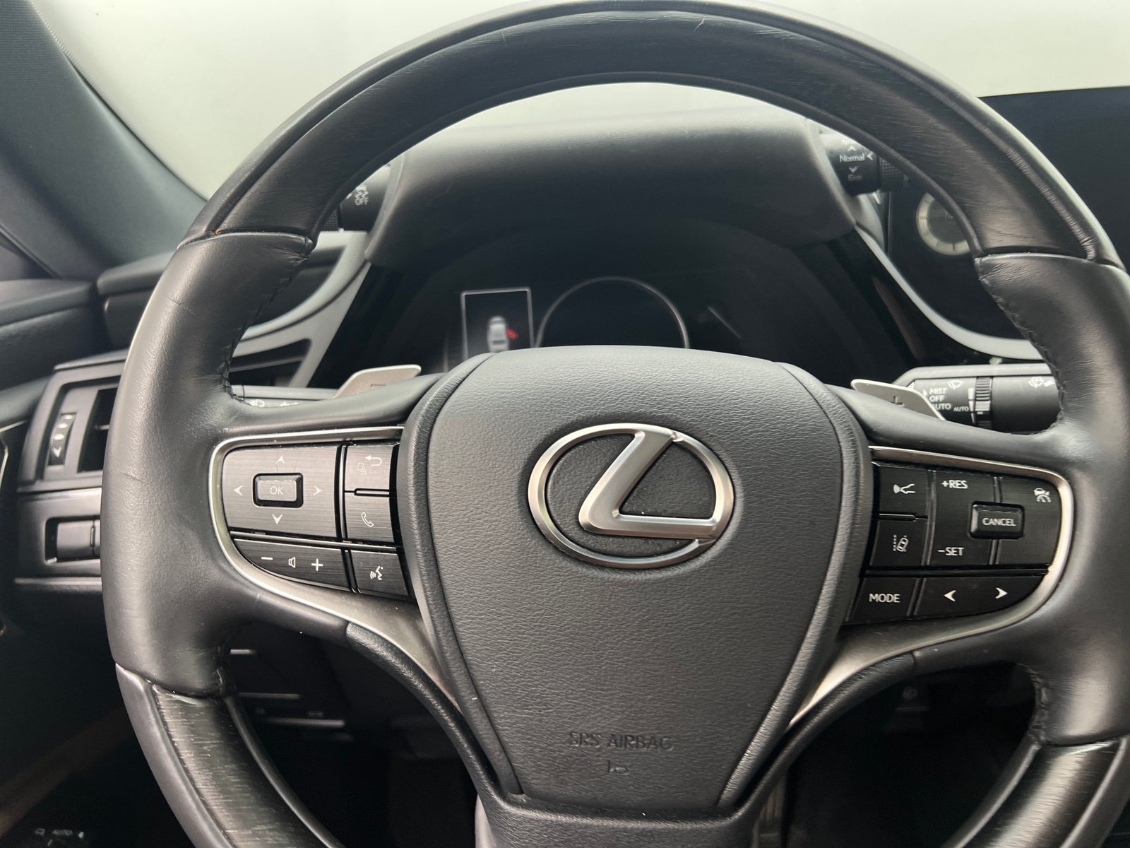 Thumbnail: 2022 Lexus ES - 4