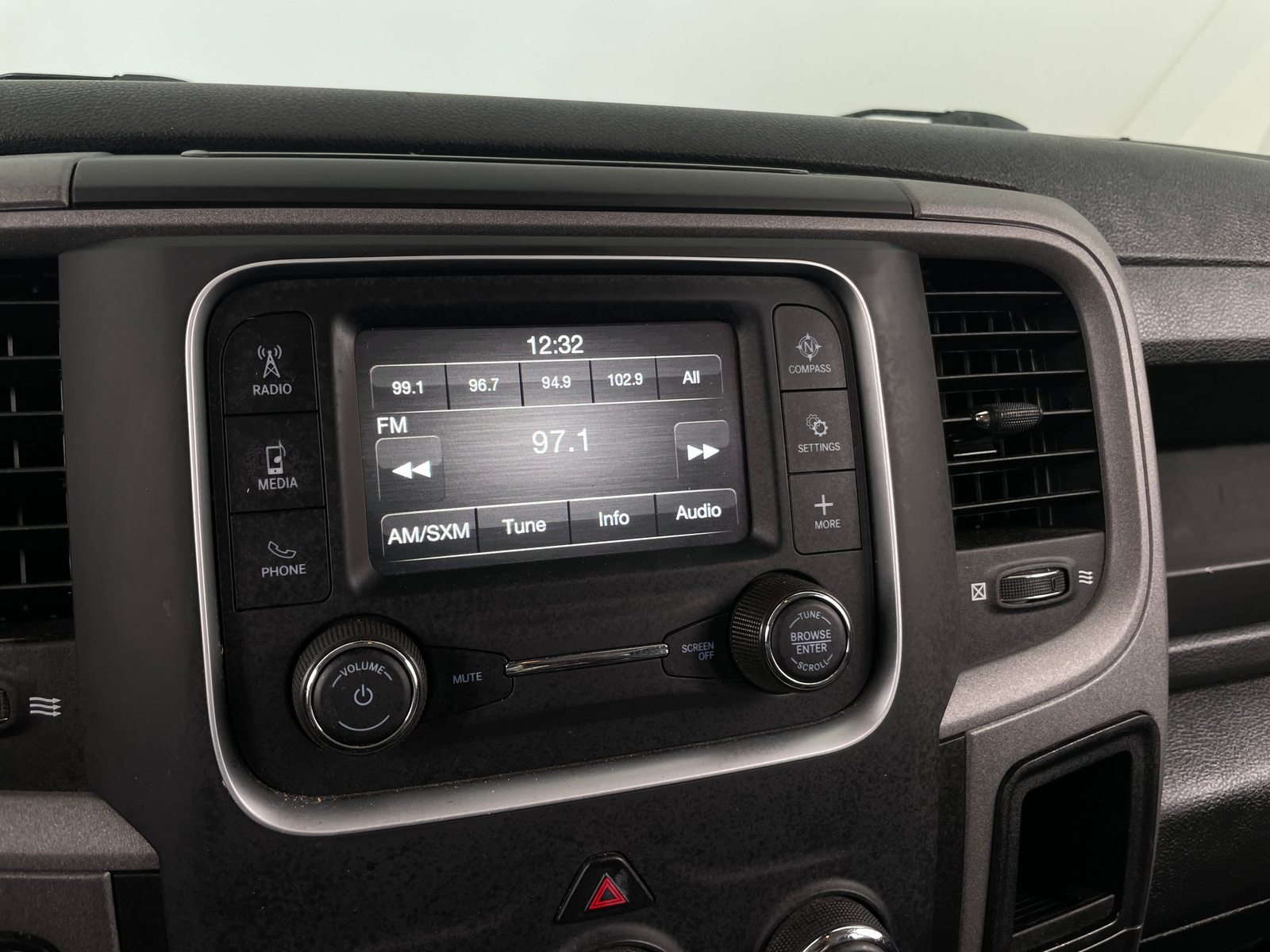 Thumbnail: 2023 RAM 1500 Classic - 4