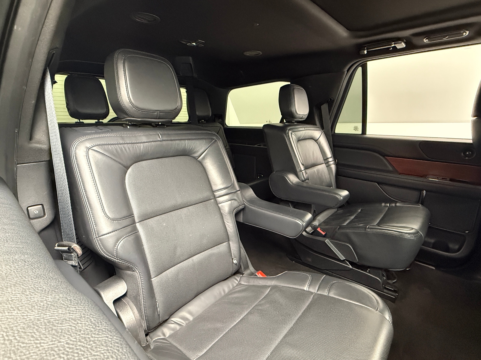 Thumbnail: 2022 Lincoln Navigator - 5