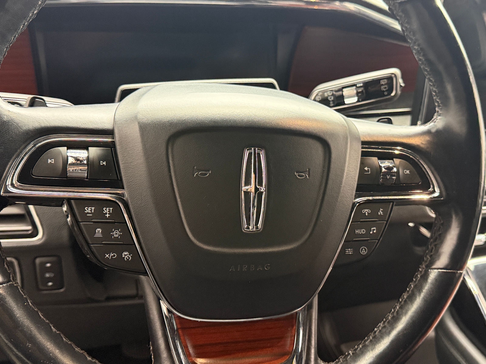 Thumbnail: 2022 Lincoln Navigator - 4