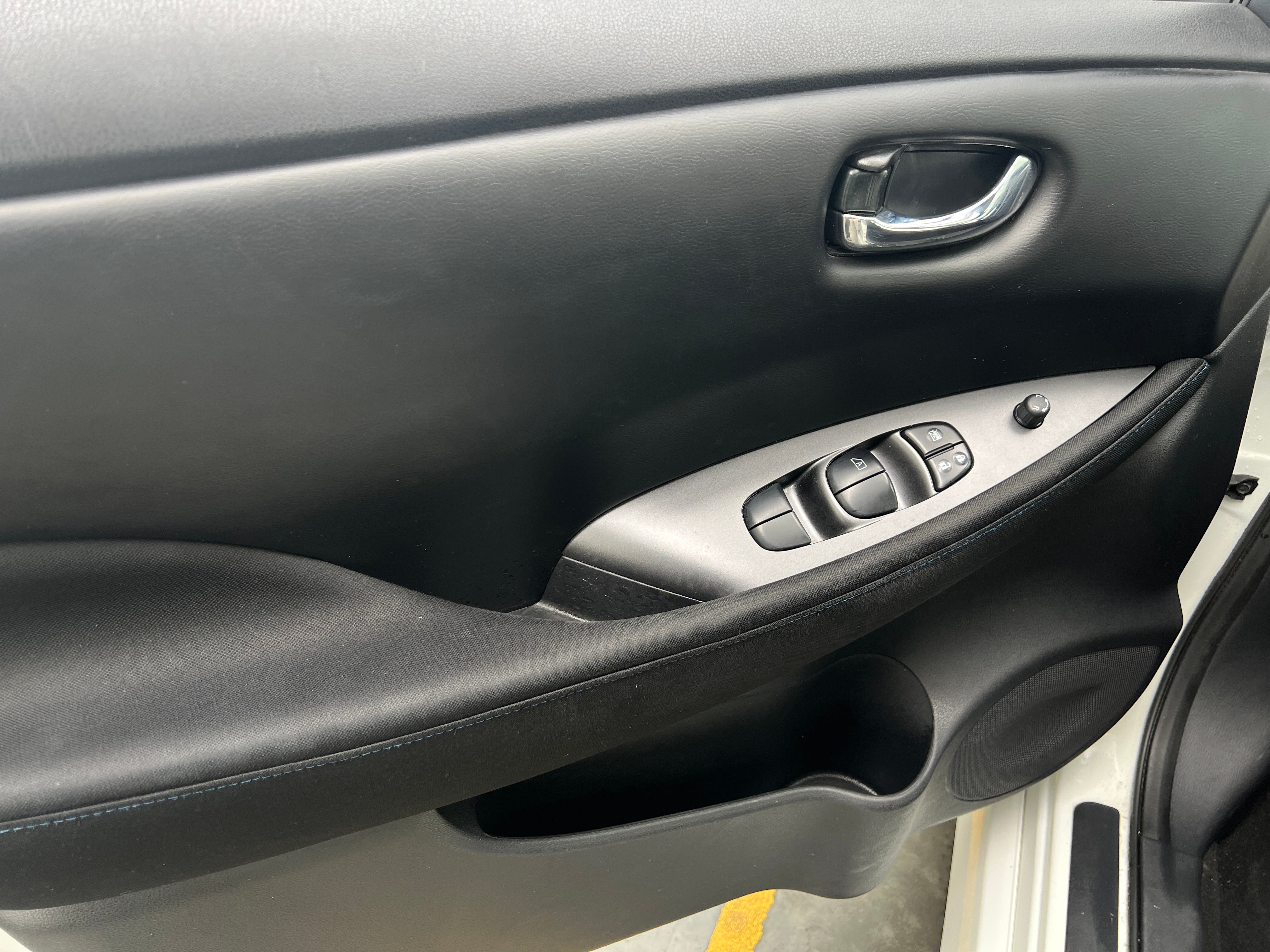 Used 2021 Nissan Leaf S with VIN 1N4AZ1BV7MC556342 for sale in Oak Creek, WI