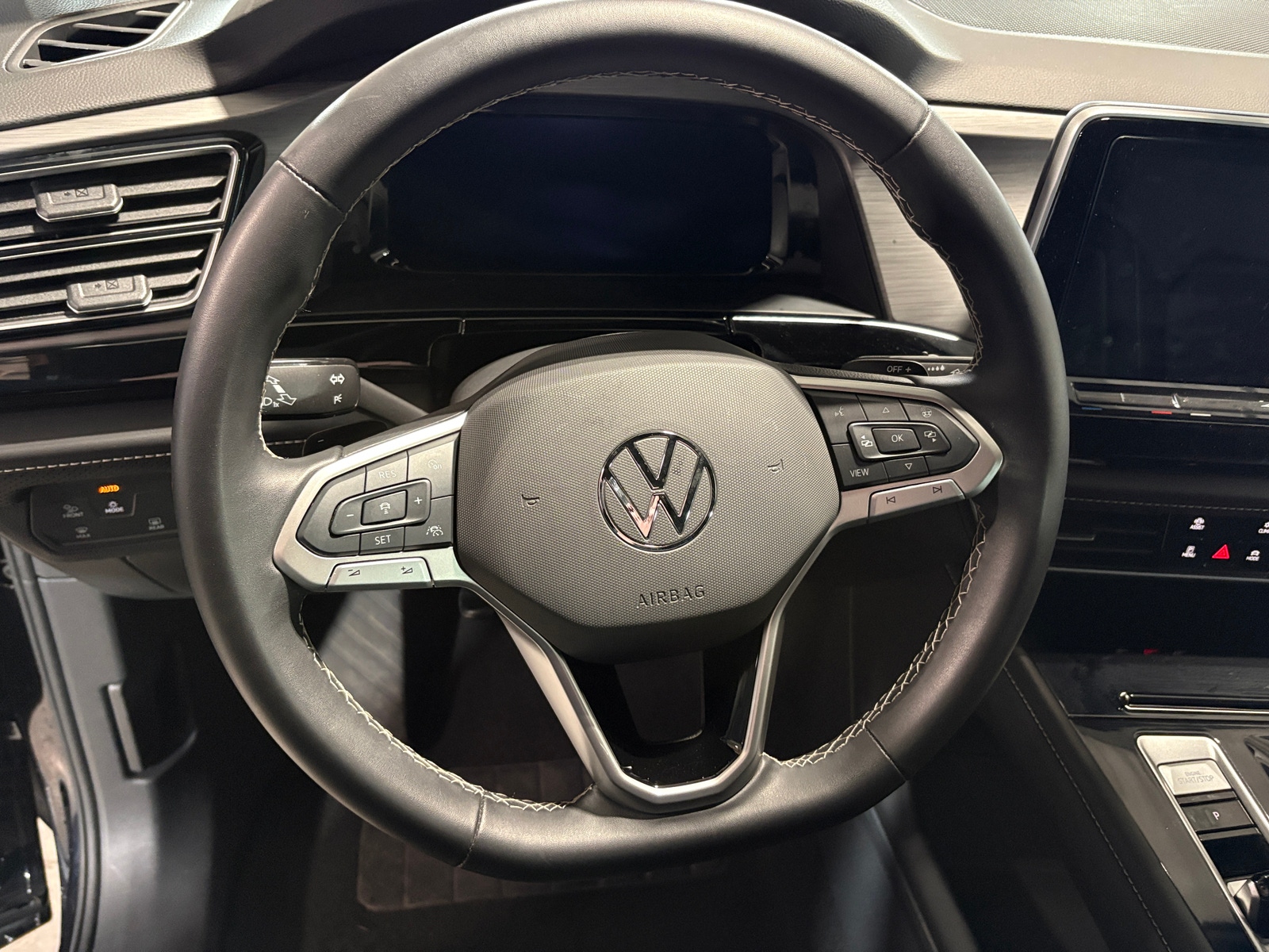 Thumbnail: 2024 Volkswagen Atlas - 4