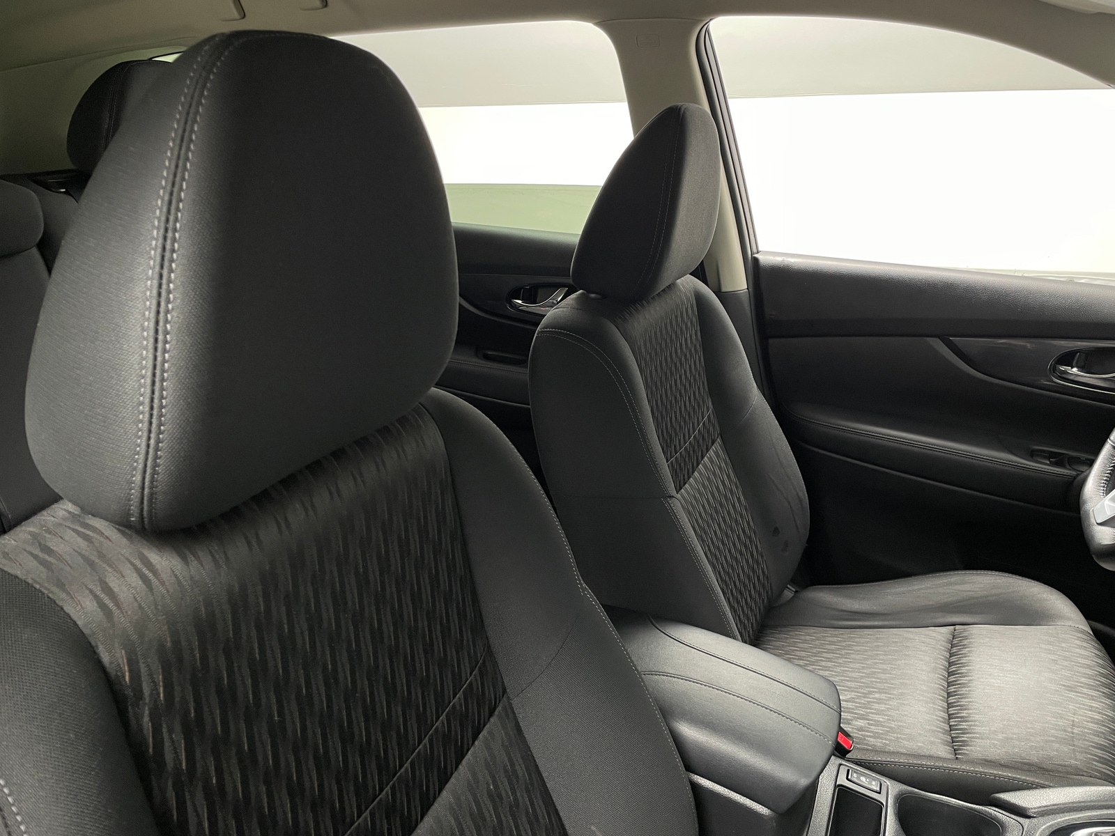 Thumbnail: 2018 Nissan Rogue - 2