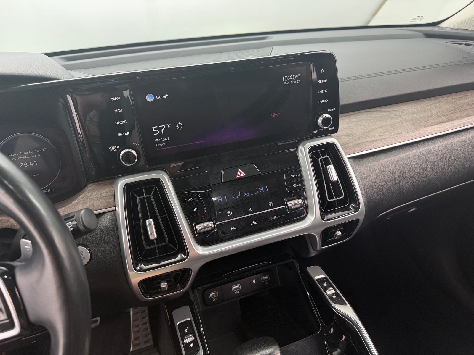 Thumbnail: 2022 Kia Sorento - 3