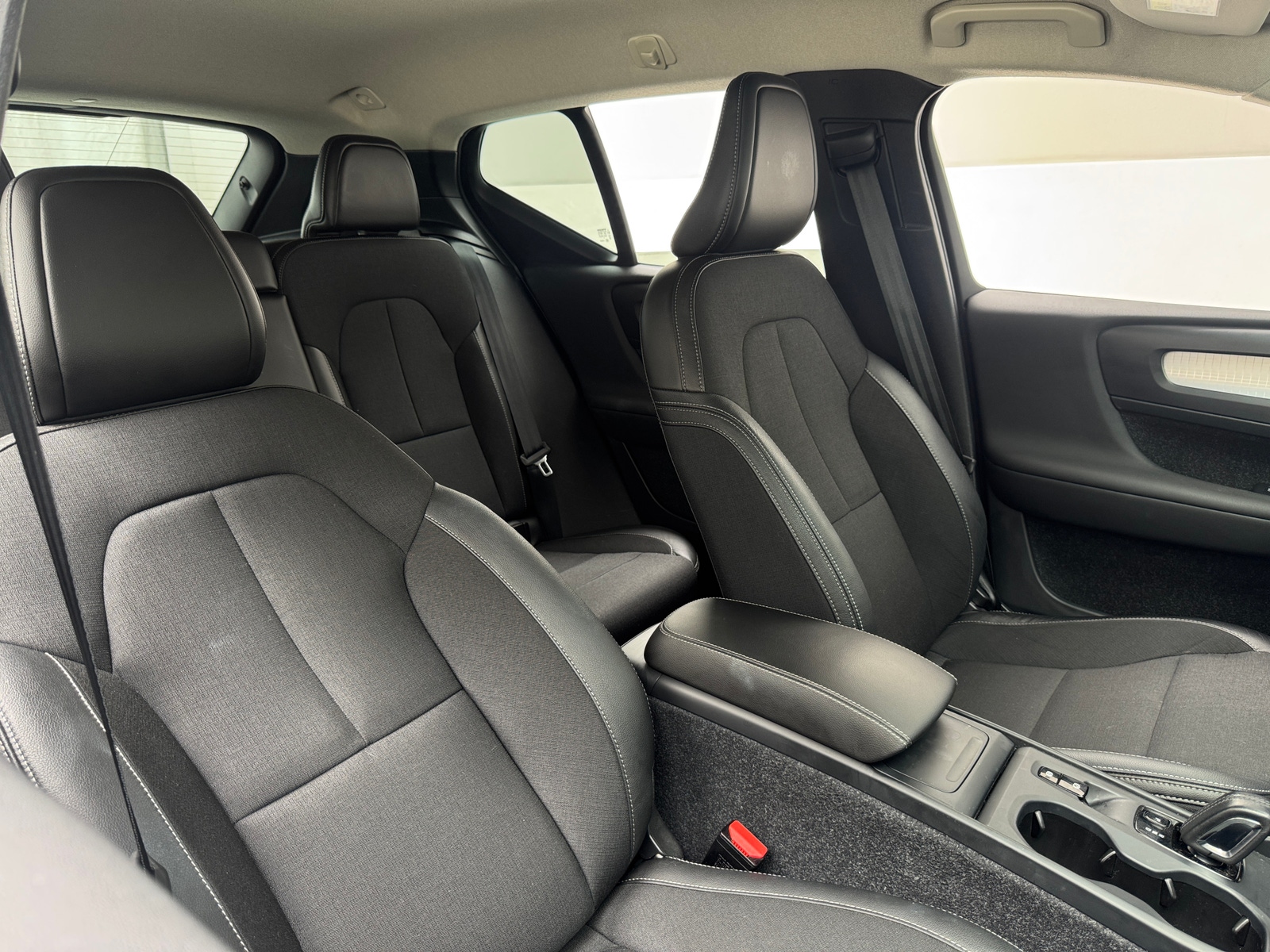 Thumbnail: 2020 Volvo XC40 - 2