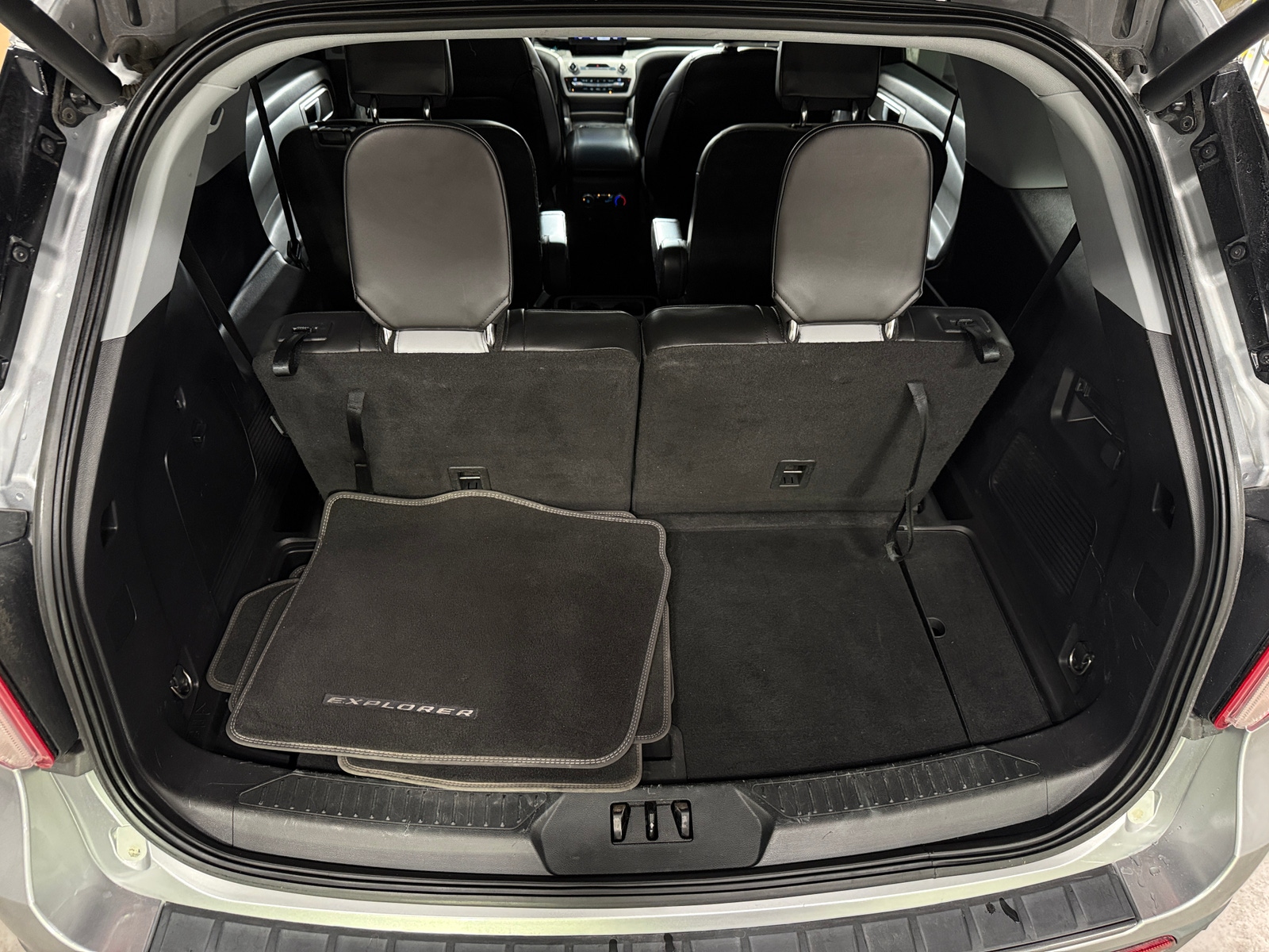 Thumbnail: 2021 Ford Explorer - 6