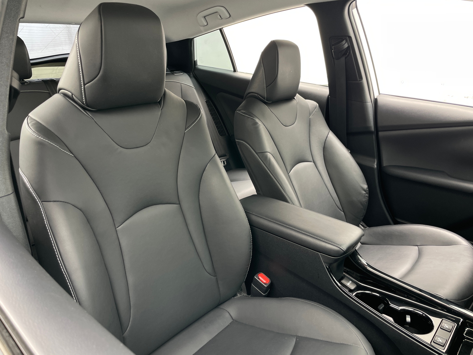 Thumbnail: 2020 Toyota Prius Prime - 2