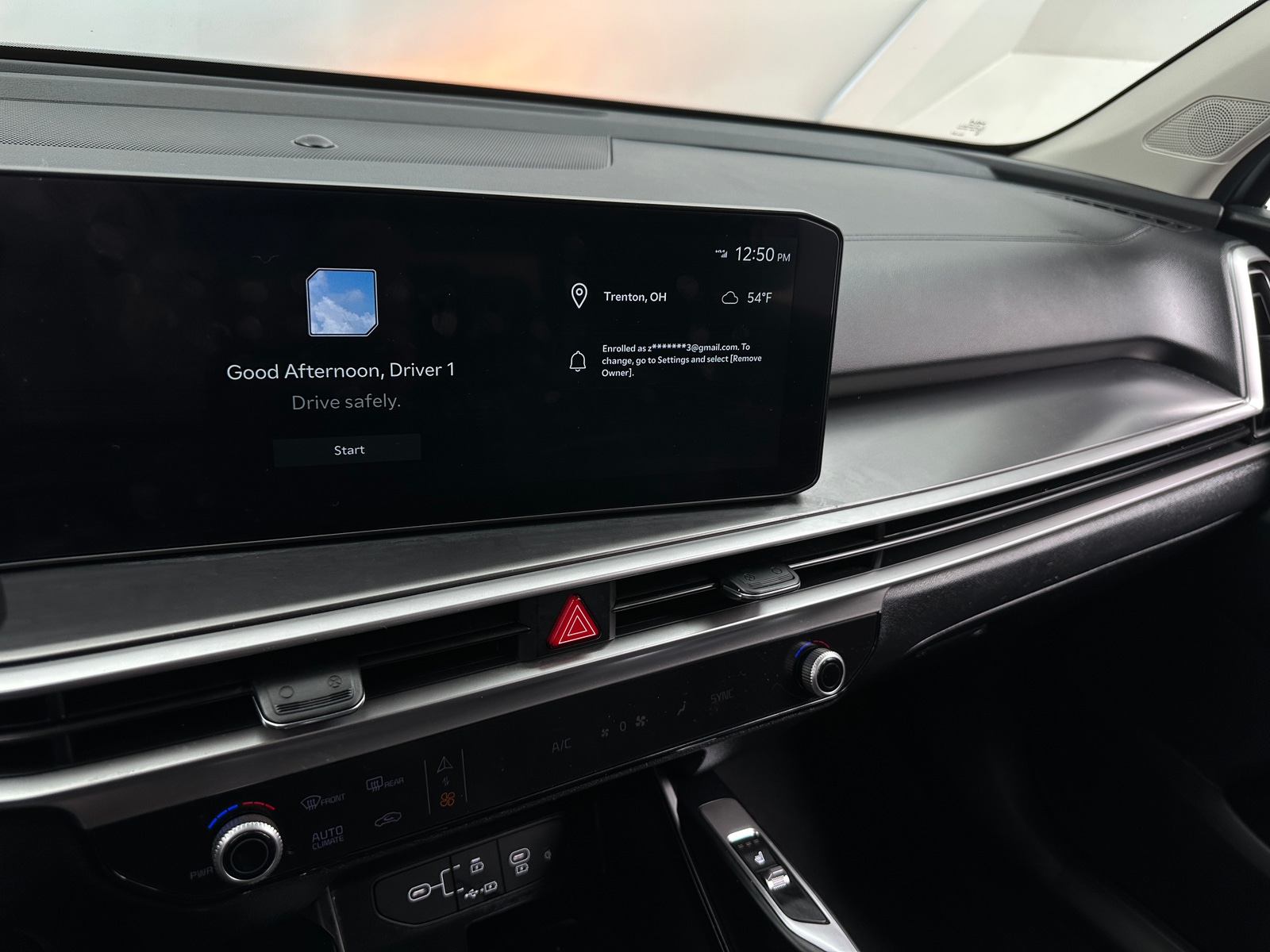 Thumbnail: 2024 Kia Sorento - 3