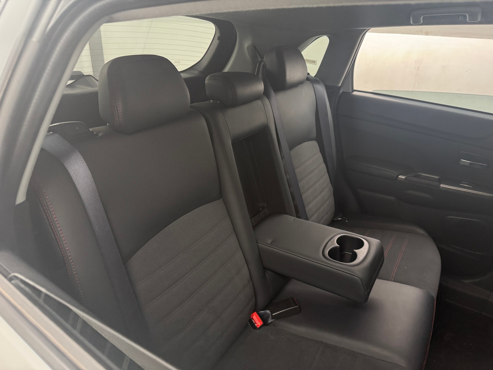 Thumbnail: 2024 Mitsubishi Outlander Sport - 5