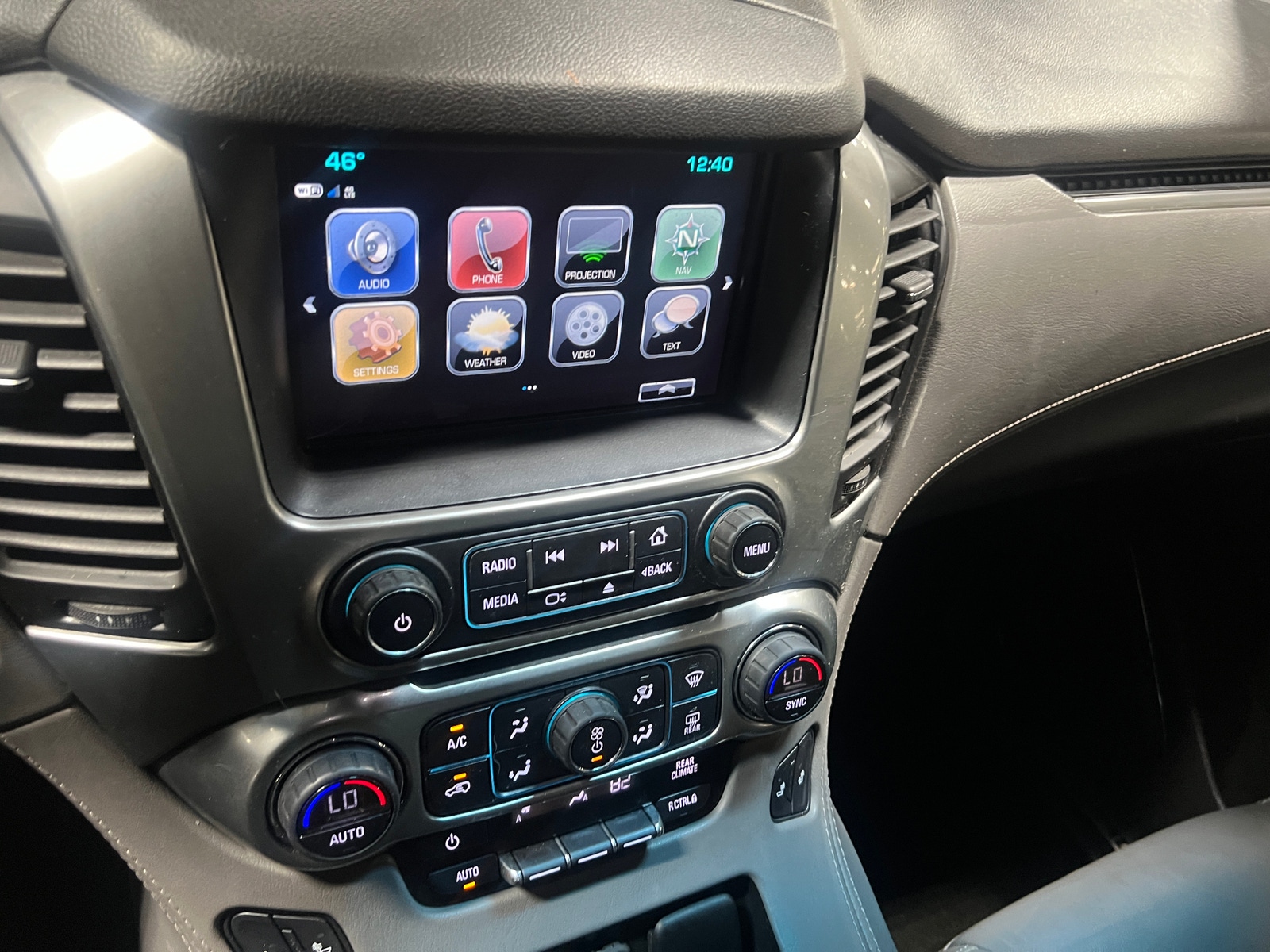 Thumbnail: 2018 Chevrolet Tahoe - 3