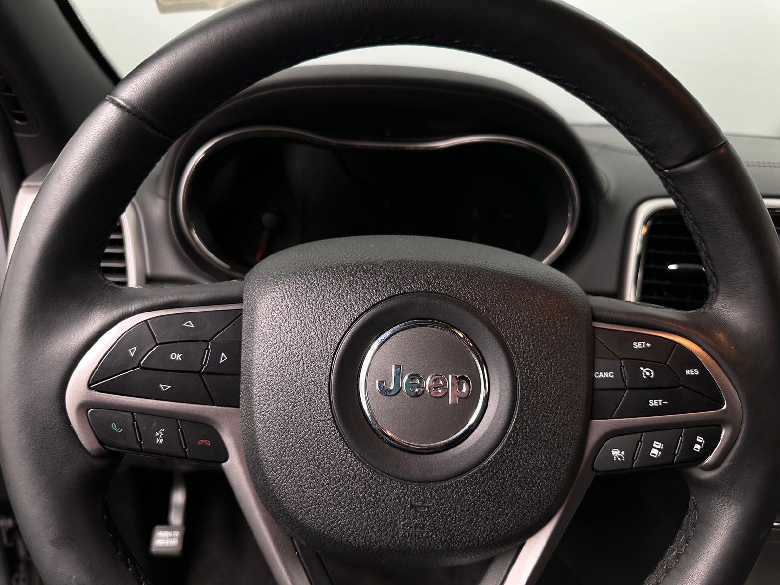 Thumbnail: 2018 Jeep Grand Cherokee - 4