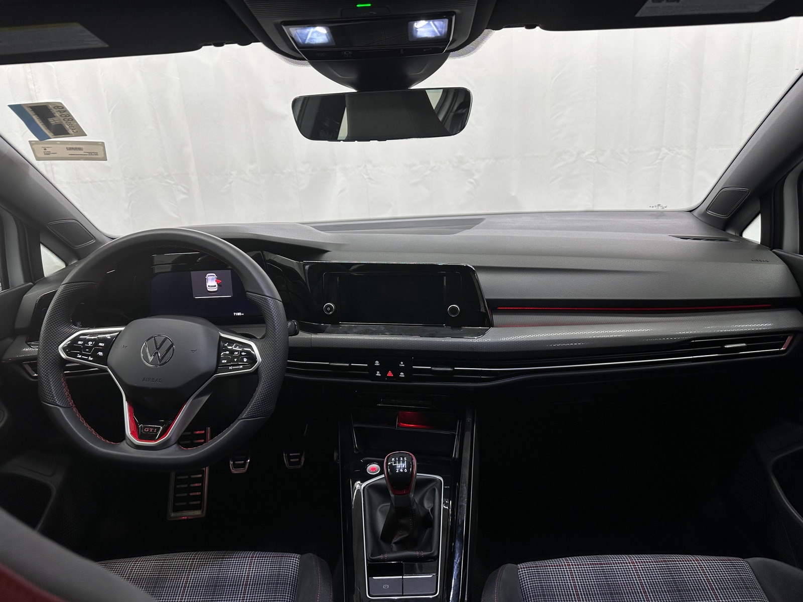 Thumbnail: 2024 Volkswagen Golf - 3