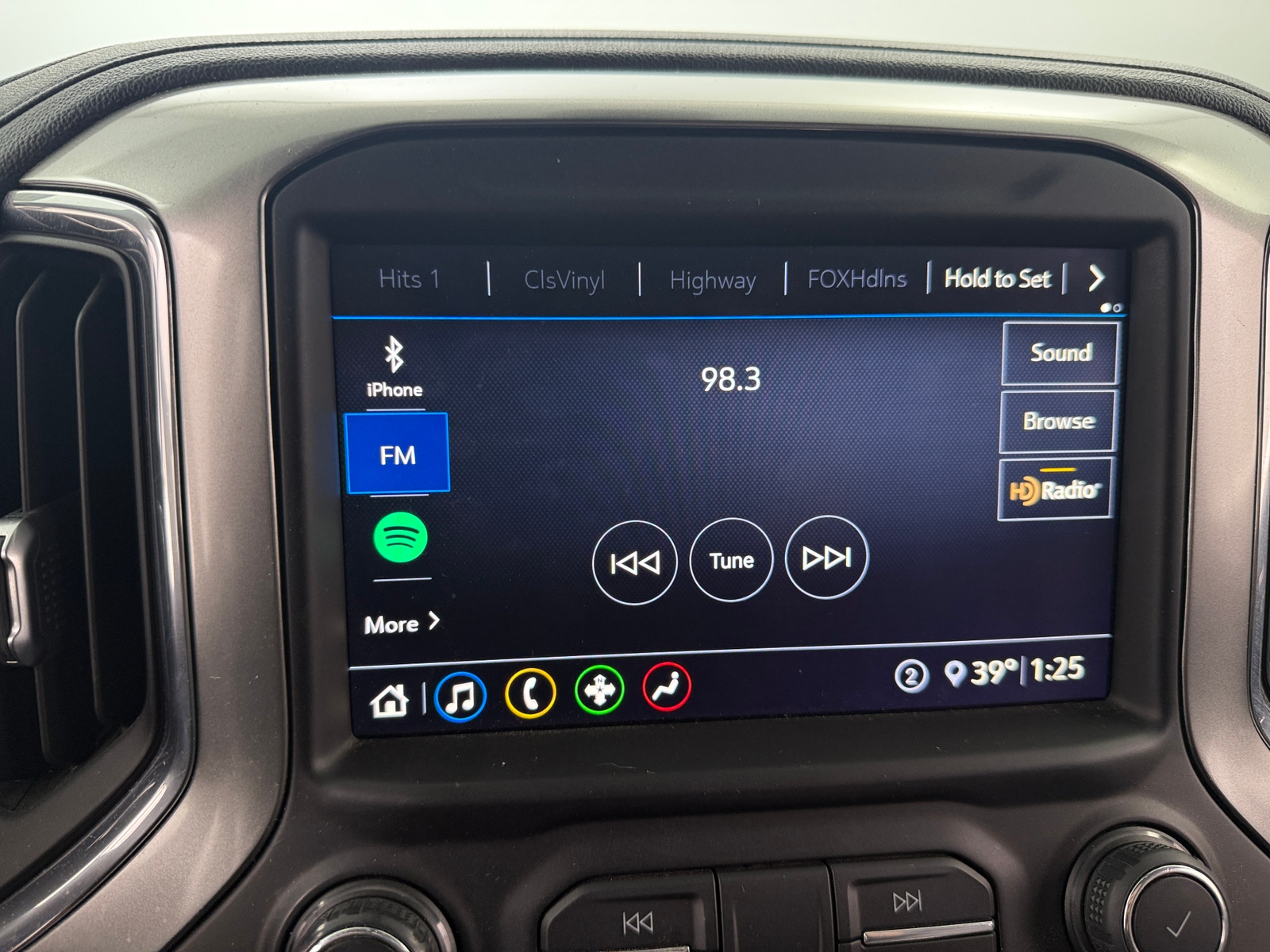 Thumbnail: 2020 Chevrolet Silverado 1500 - 3