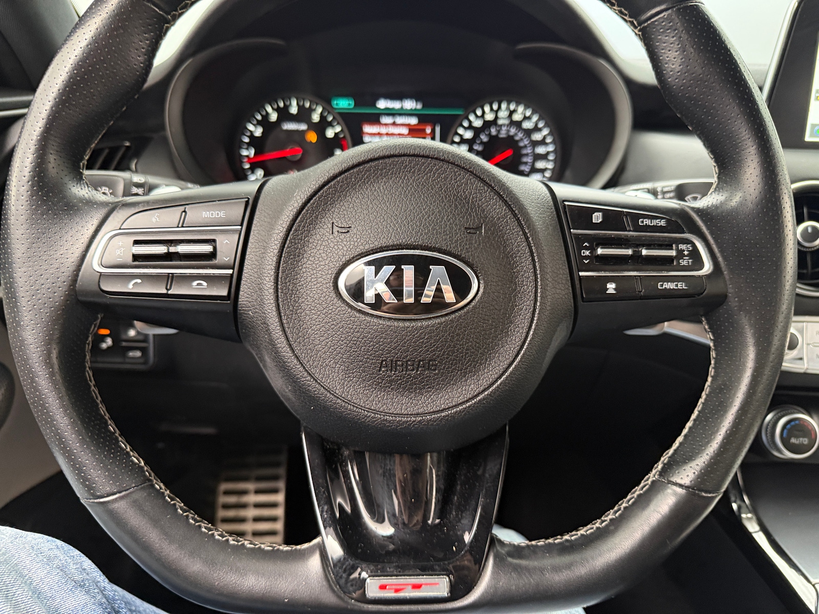 Thumbnail: 2018 Kia Stinger - 4