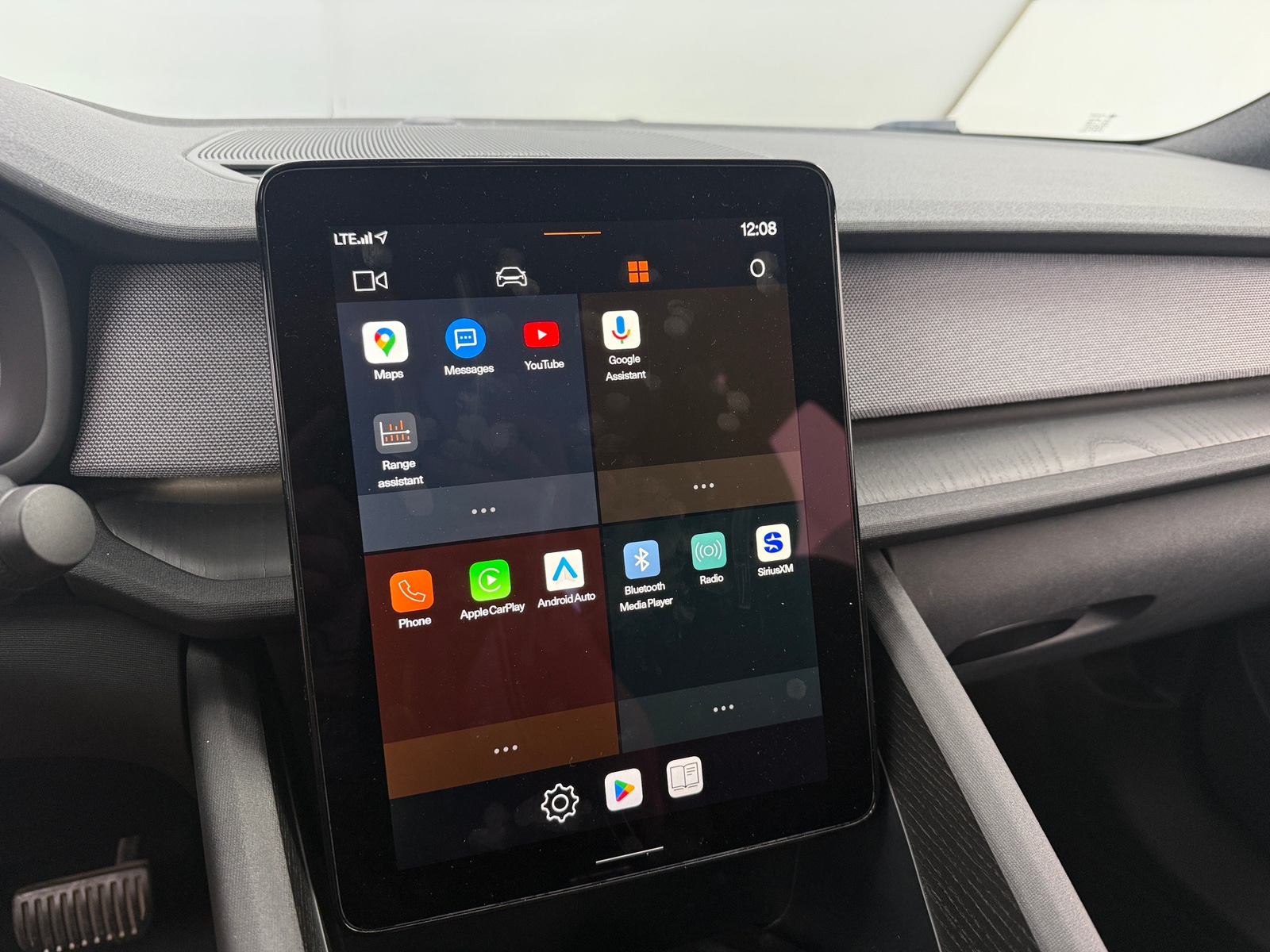 Thumbnail: 2022 Polestar 2 - 4